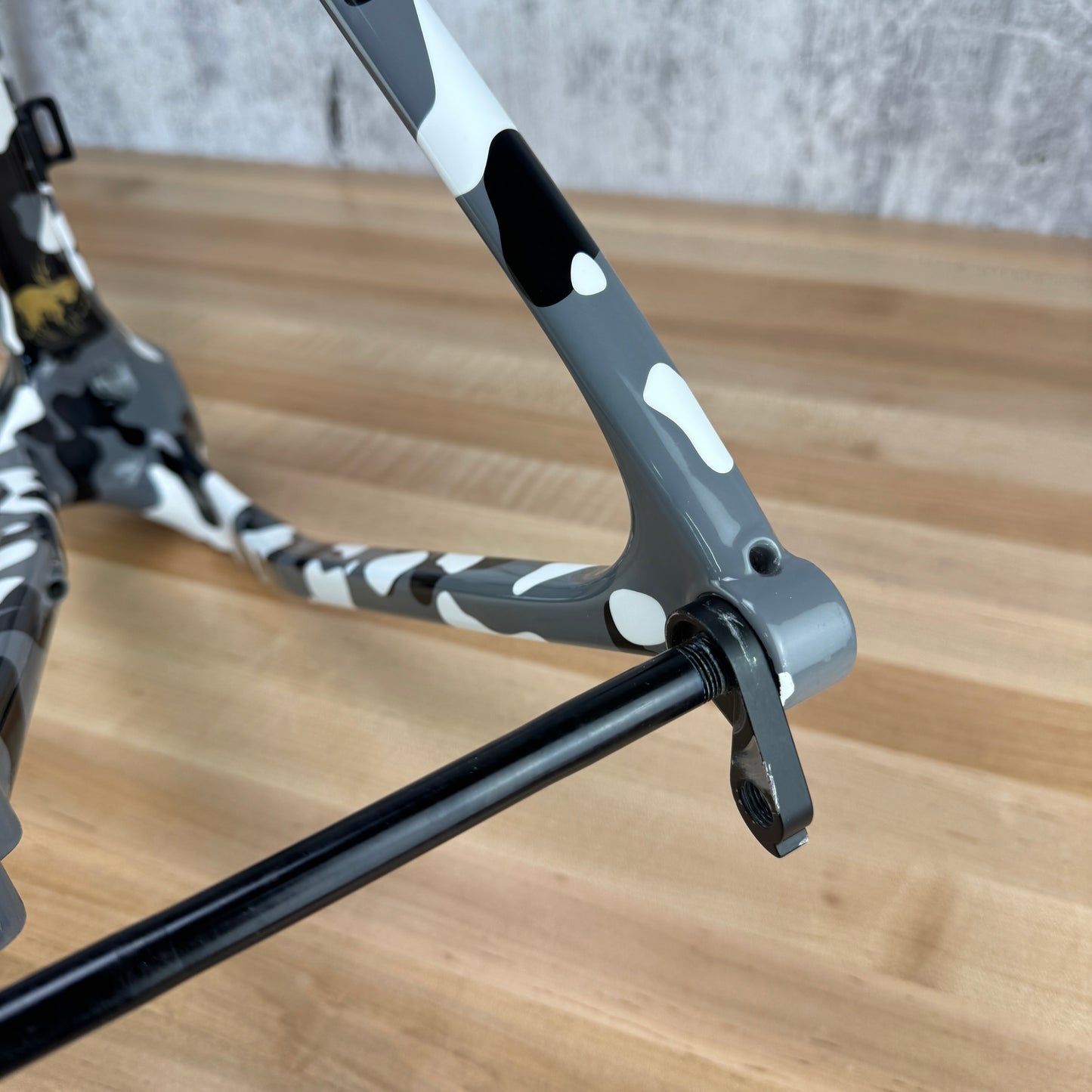 Open U.P. Small Black Magic Paint White Camo Disc Carbon Gravel Frameset 1550g