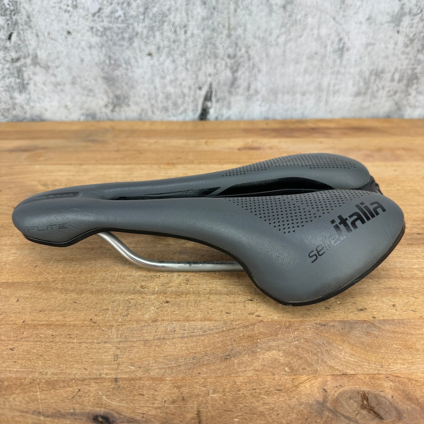 Selle Italia Flite Boost Gravel Superflow L3 145mm 7x7mm Titanium Rails Grey Saddle