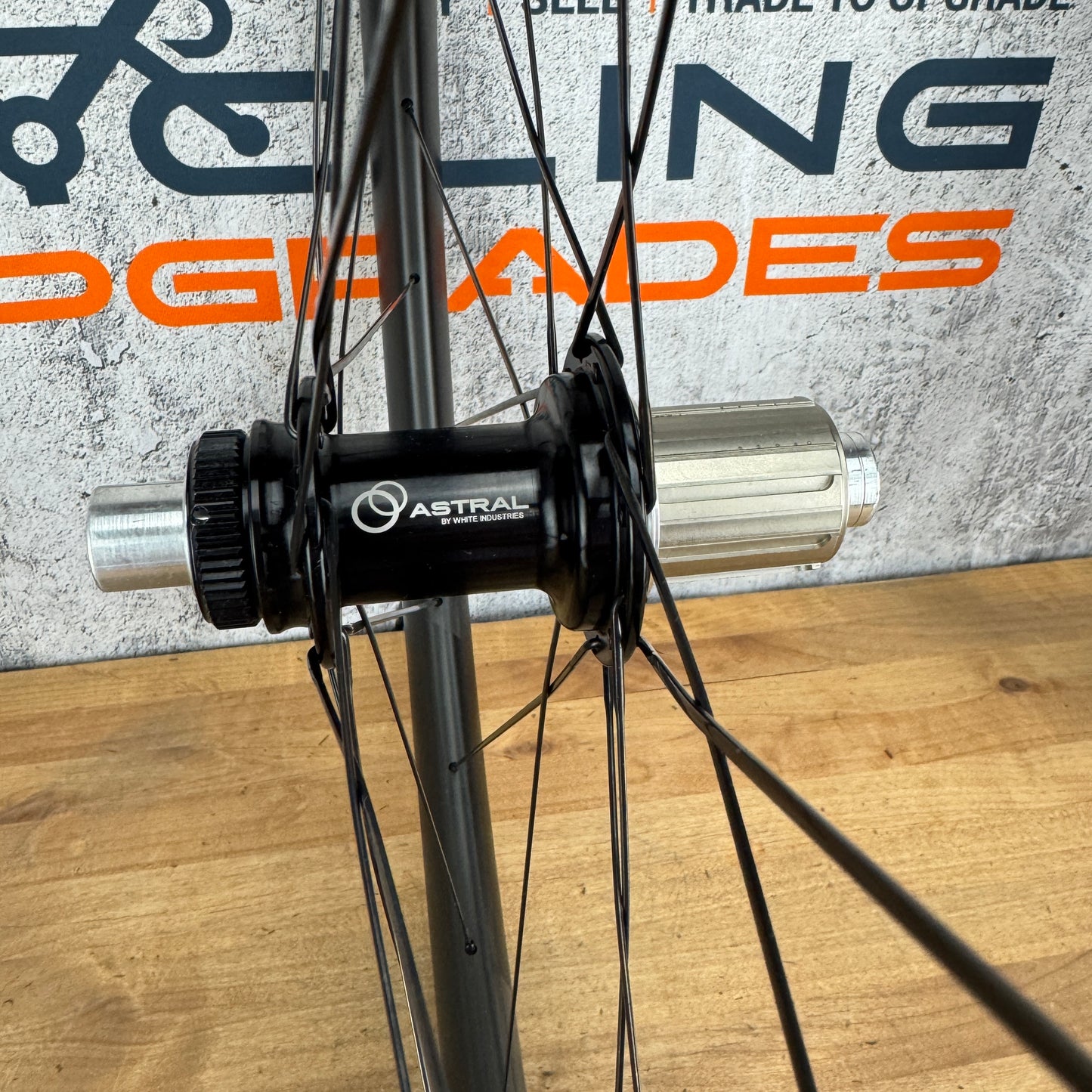 Mint! Astral Luna Approach Carbon Tubeless Disc Brake 700c Bike Wheelset 1615g