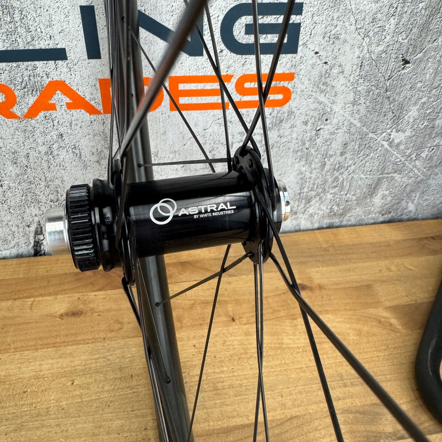 Mint! Astral Luna Approach Carbon Tubeless Disc Brake 700c Bike Wheelset 1615g