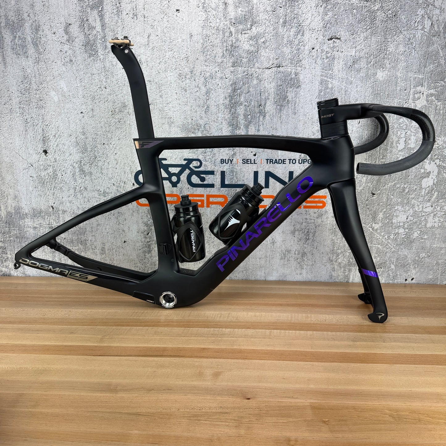 Low Mile! Pinarello Dogma F ES Tissot Size 465 (51.5cm TT) Carbon Disc Frameset