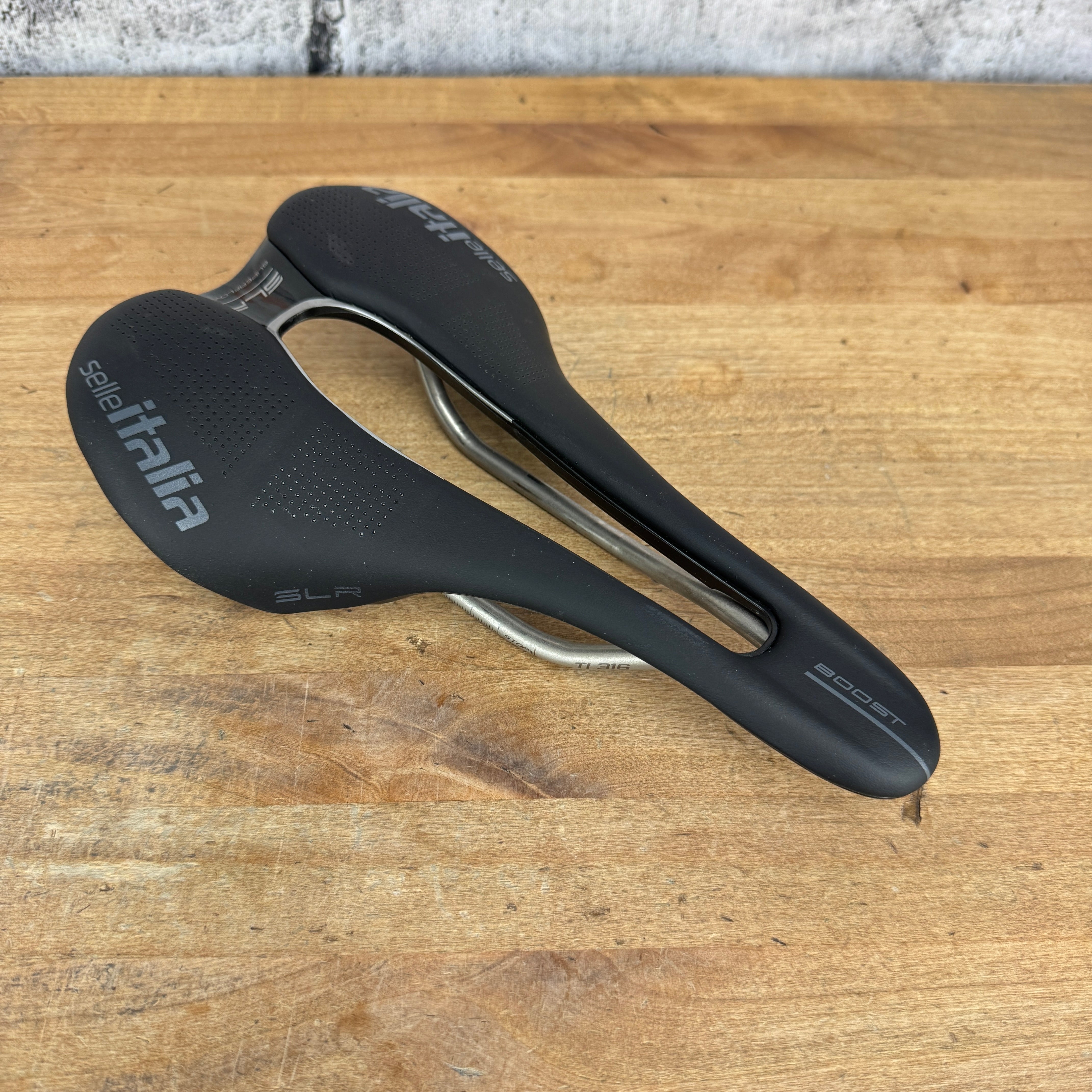 selle italia FLite TEKNO カーボンレール セライタリア フルカーボンシェルを用いたハイパフォーマンス