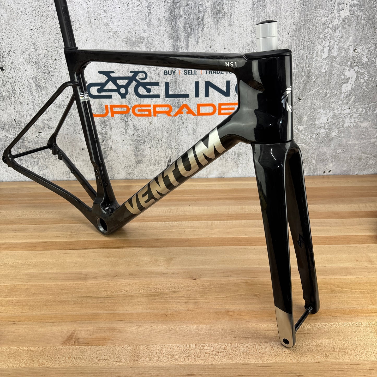 Low Mile! Ventum NS1 Onyx Medium Carbon Disc Brake Frameset 700c 1586g