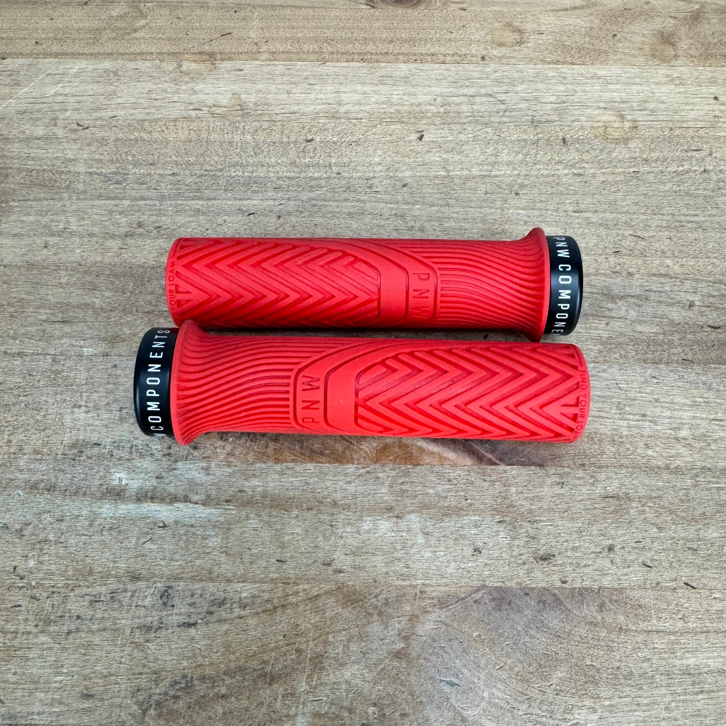 PNW Loam Red Lock-on MTB Flat Bar Handlebar Bike Grips 96g