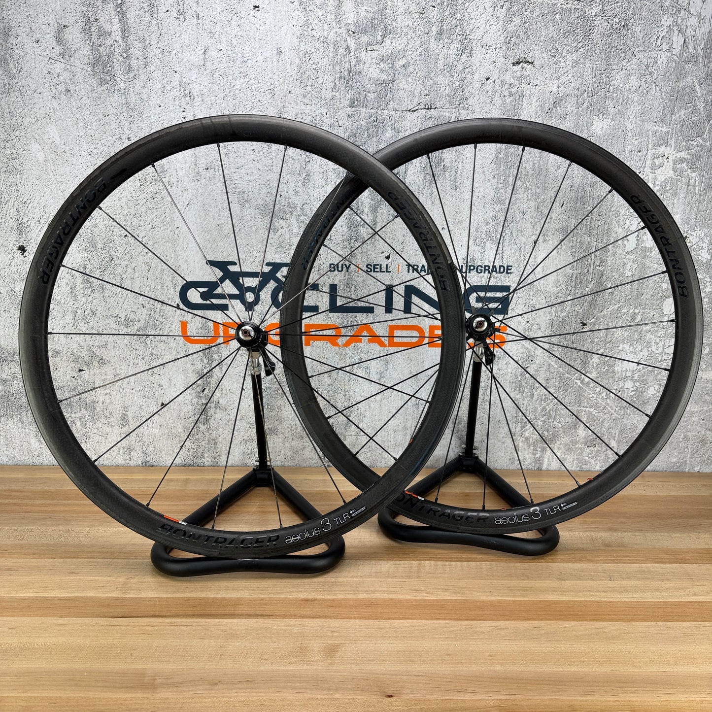 Bontrager Aeolus 3 Carbon Tubeless Wheelset 700c Rim Brake 1404g