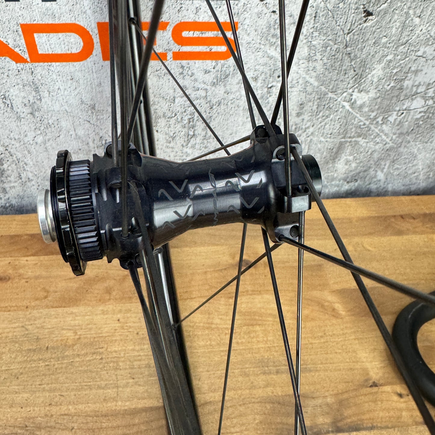 Mint! Campagnolo Levante Carbon Tubeless Gravel Bike Wheelset 700c 1474g