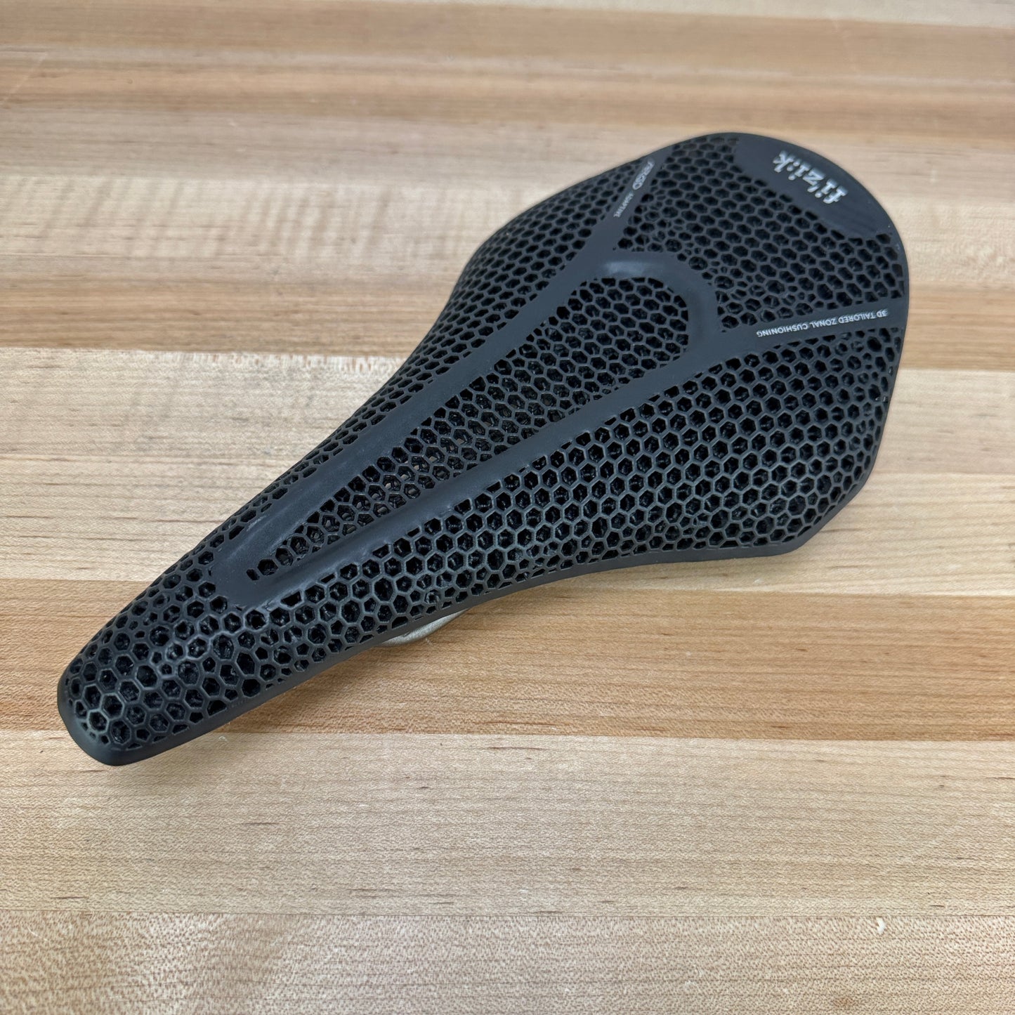 Ridden Once! Fizik Vento Argo R3 Adaptive 3D 7x7mm Kium Rails 140mm Bike Saddle