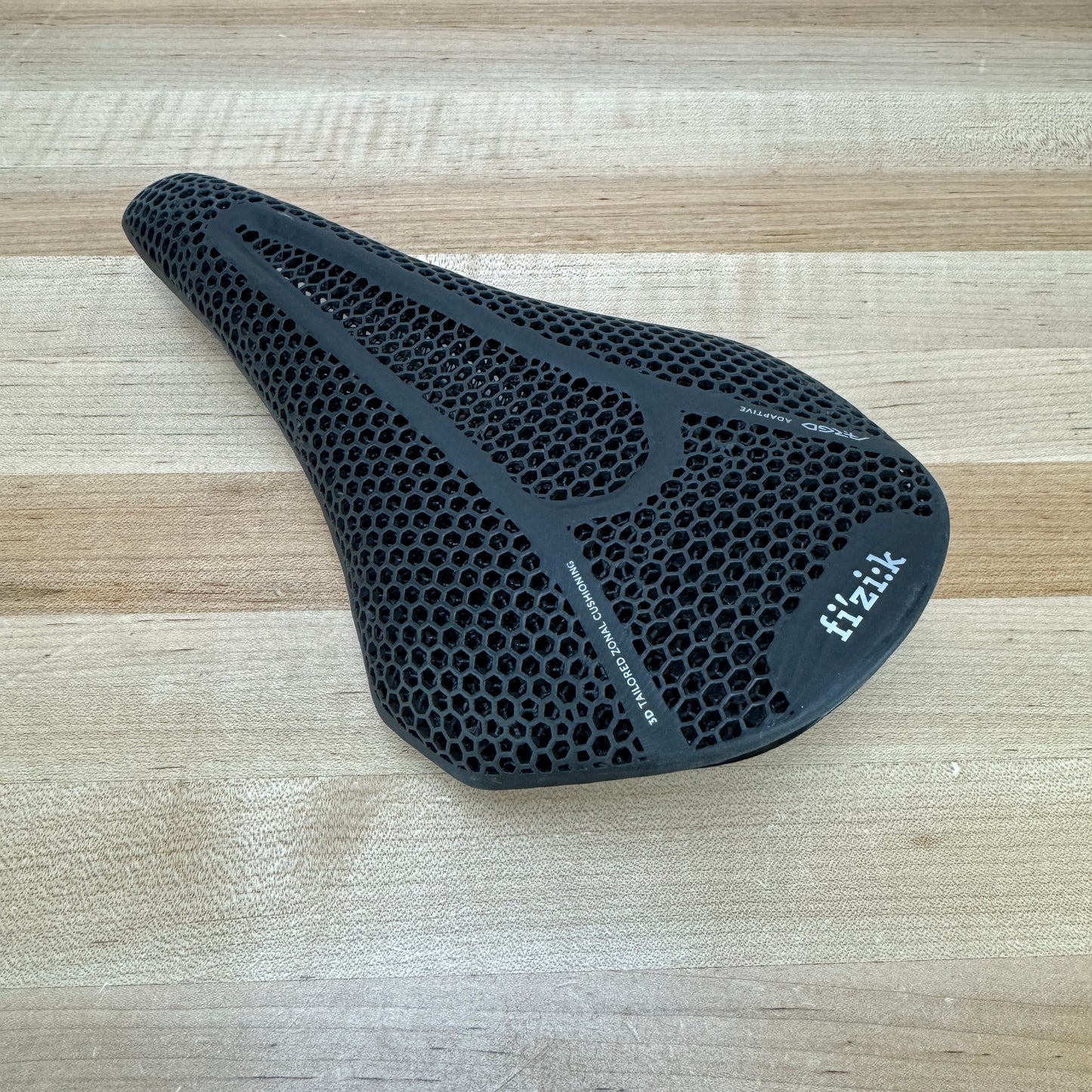 Ridden Once! Fizik Vento Argo R3 Adaptive 3D 7x7mm Kium Rails 140mm Bike Saddle