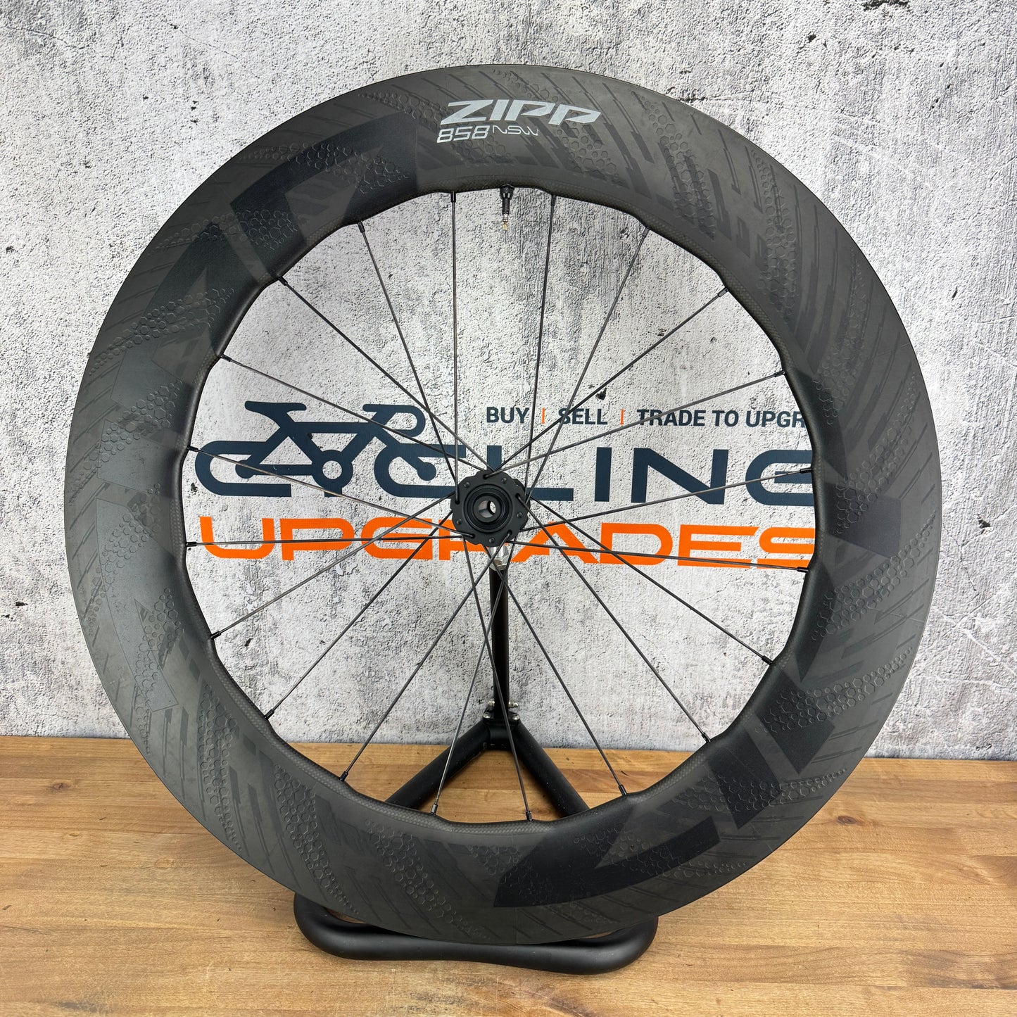 Low Mile! 2022 Zipp 858 NSW Carbon Tubeless Disc Brake Front Wheel 721g TT/Triathlon