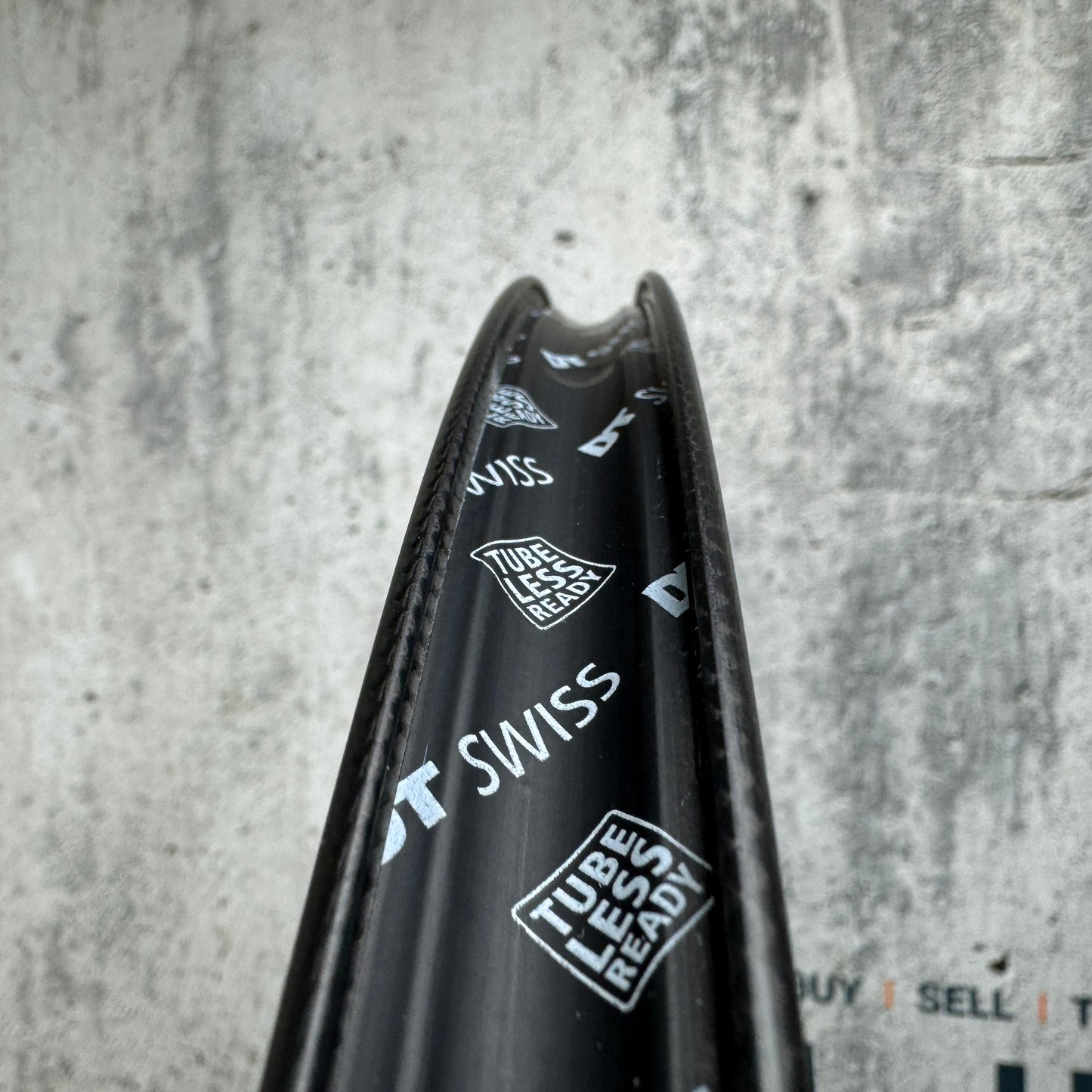 Low Mile! DT Swiss ARC 1100 Dicut Carbon Tubeless Wheelset 700c Rim Brake 1540g