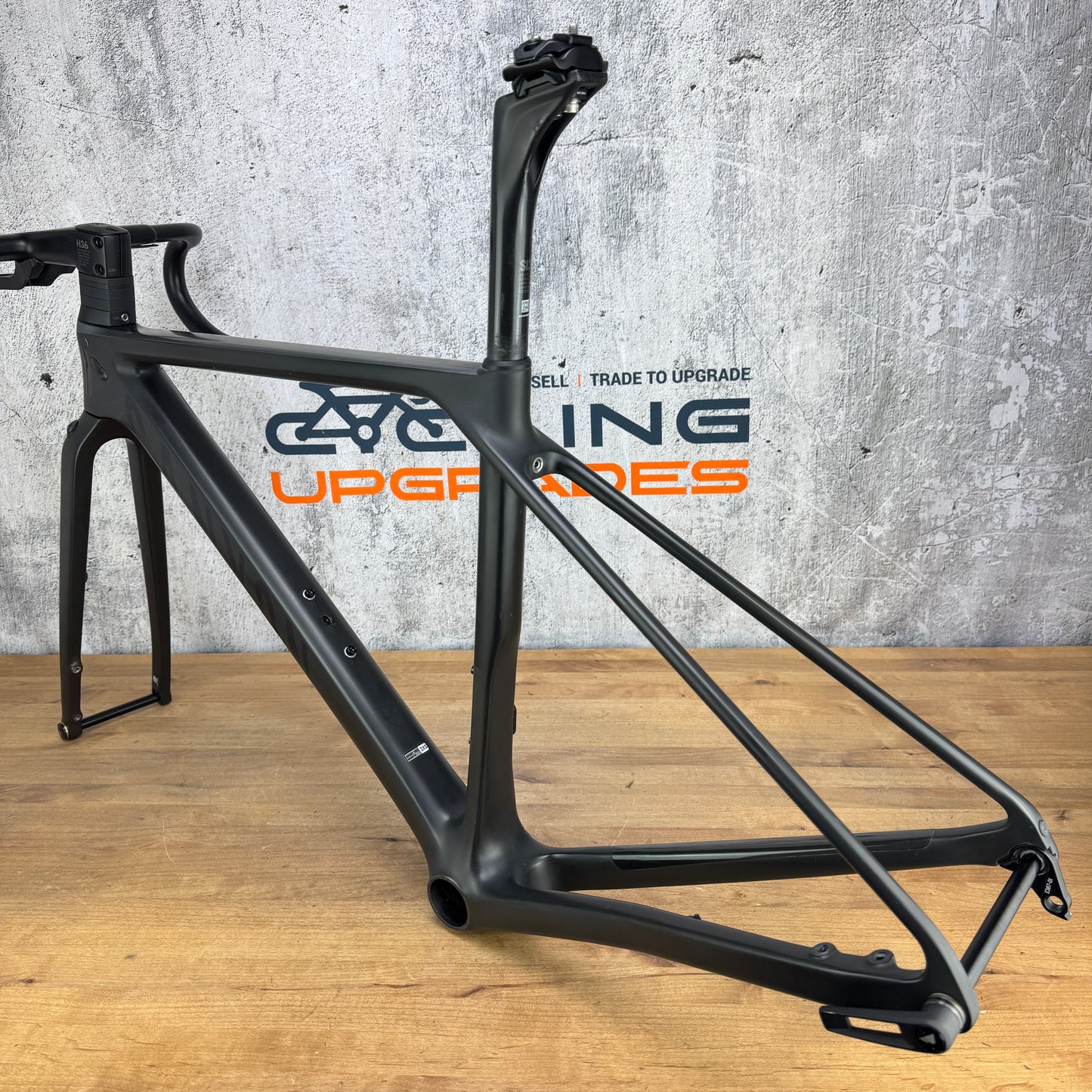 2018 Canyon Ultimate CF SLX DB 2XS Carbon Disc Brake Frameset 700c 1957g