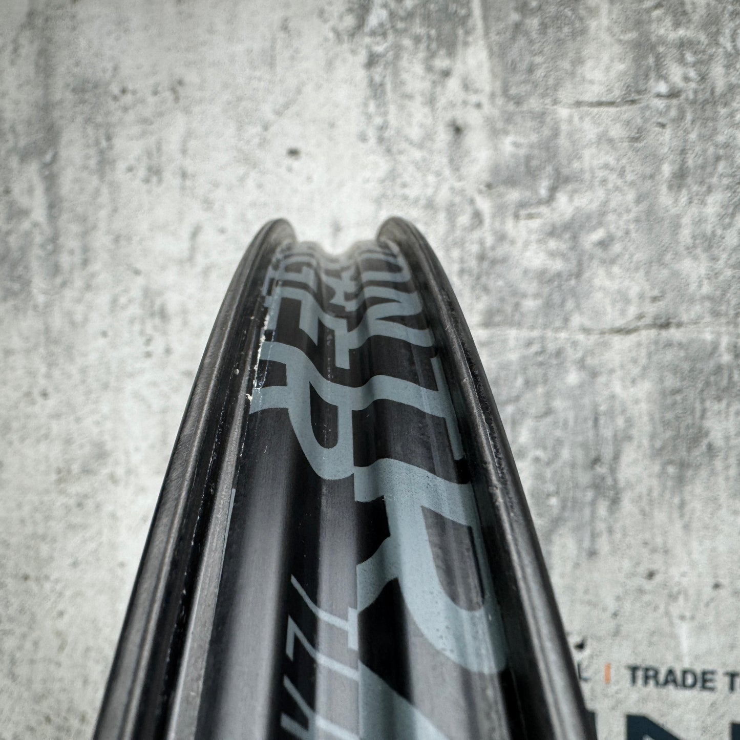 Low Mile! Enve SES 3.4 Carbon Tubeless Disc Wheelset 700c Chris King R45D 1503g