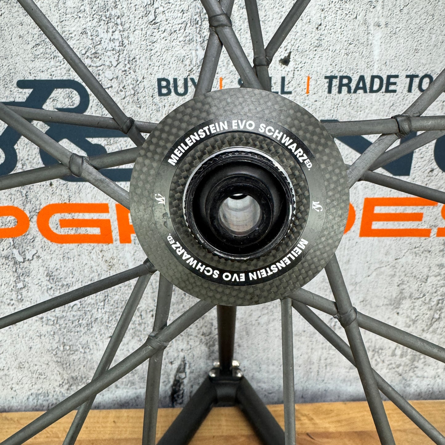 Lightweight Meilenstein EVO Schwarz Carbon Tubeless Disc Front Wheel 700c 666g