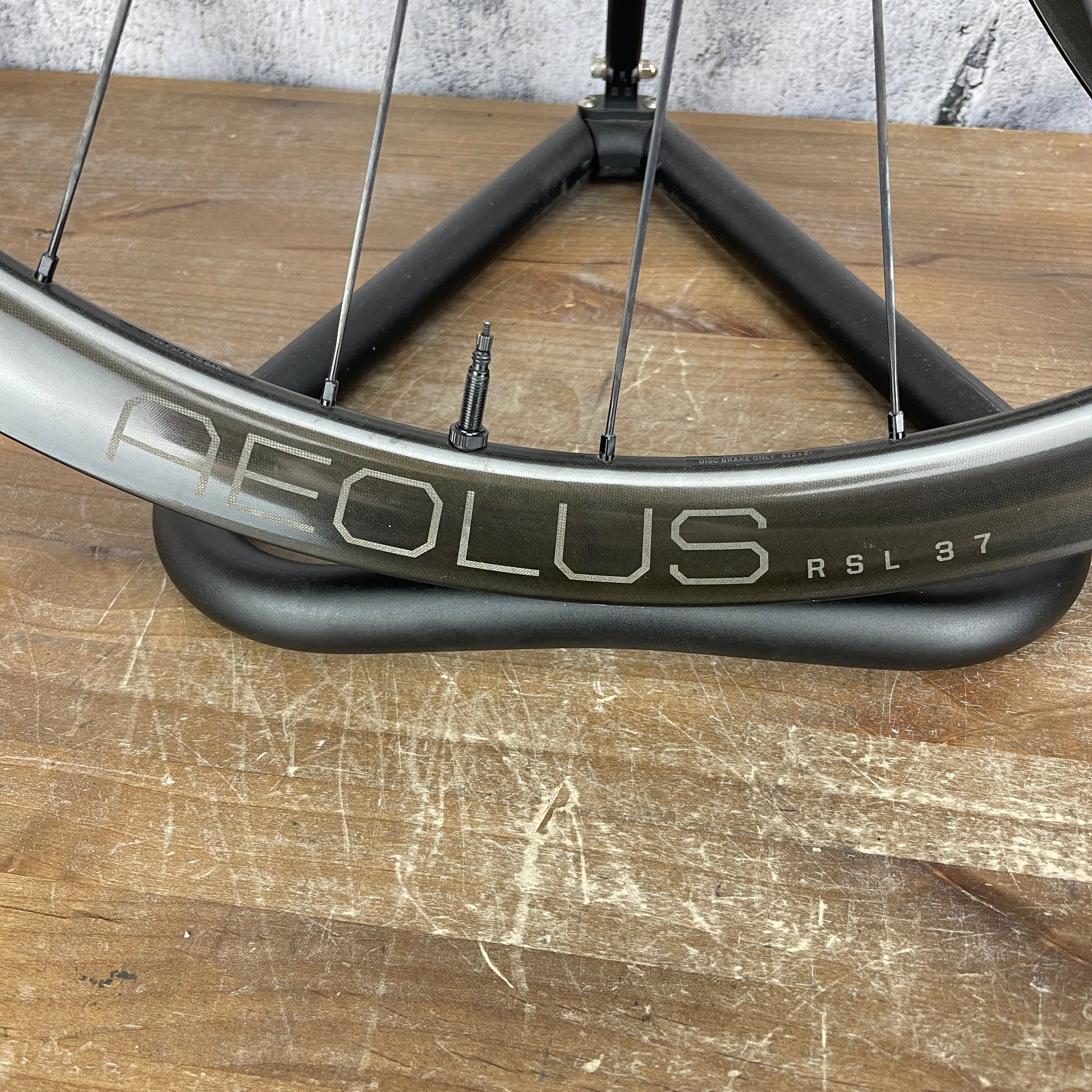 Low Mile! Aeolus RSL 37 Carbon Wheelset 700c B – CyclingUpgrades.com