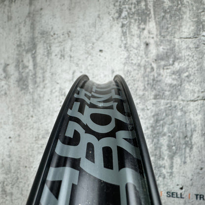 Low Mile! Bontrager Paradigm Pro 30 Carbon Tubeless Gravel Wheelset 700c 1411g