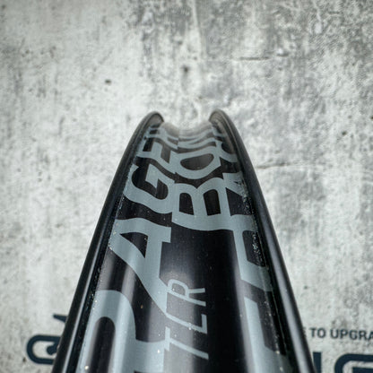 Low Mile! Bontrager Paradigm Pro 30 Carbon Tubeless Gravel Wheelset 700c 1411g