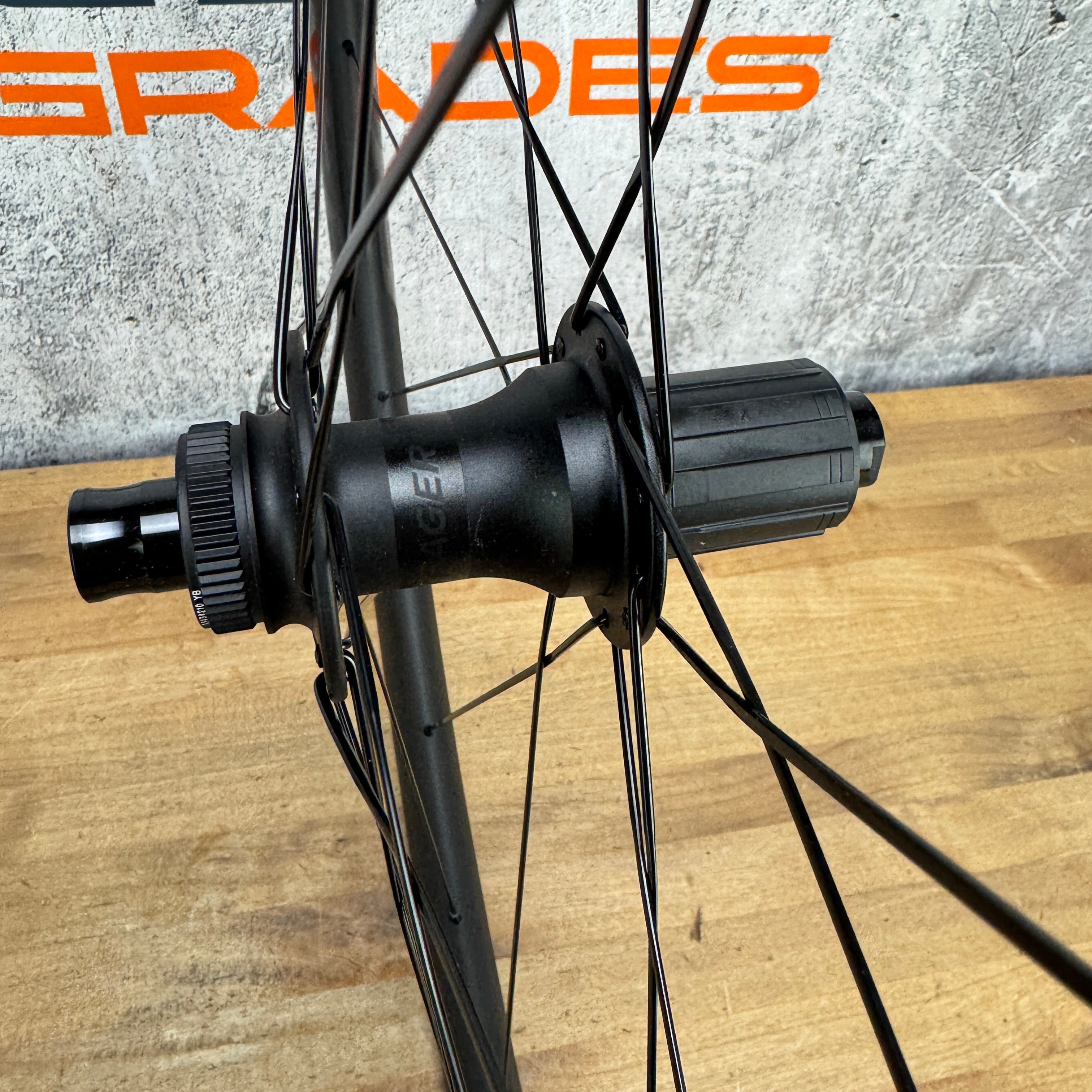 BONTRAGER AEOLUS ELITE 35 DISC チューブレス Bontrager Aeolus Elite