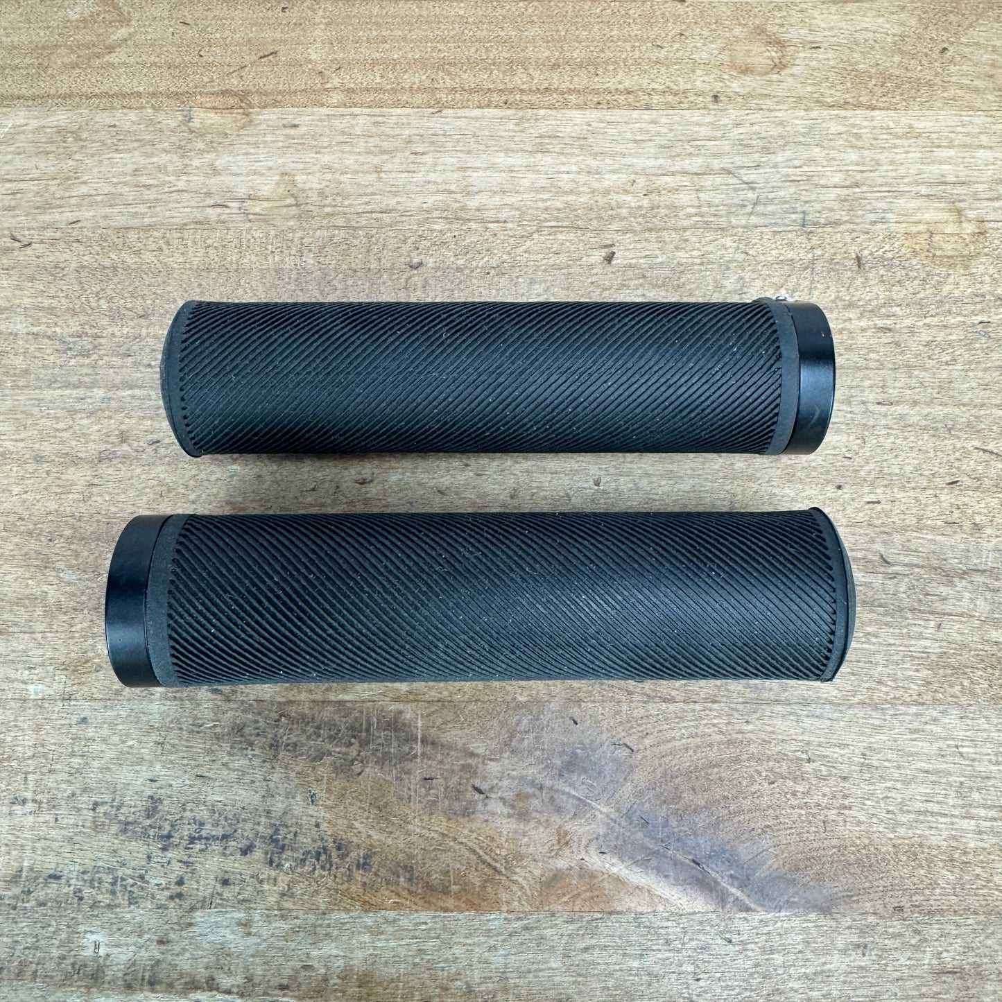 Specialized Trail Lock-on Black MTB Flat Bar Handlebar Bike Grips 115g