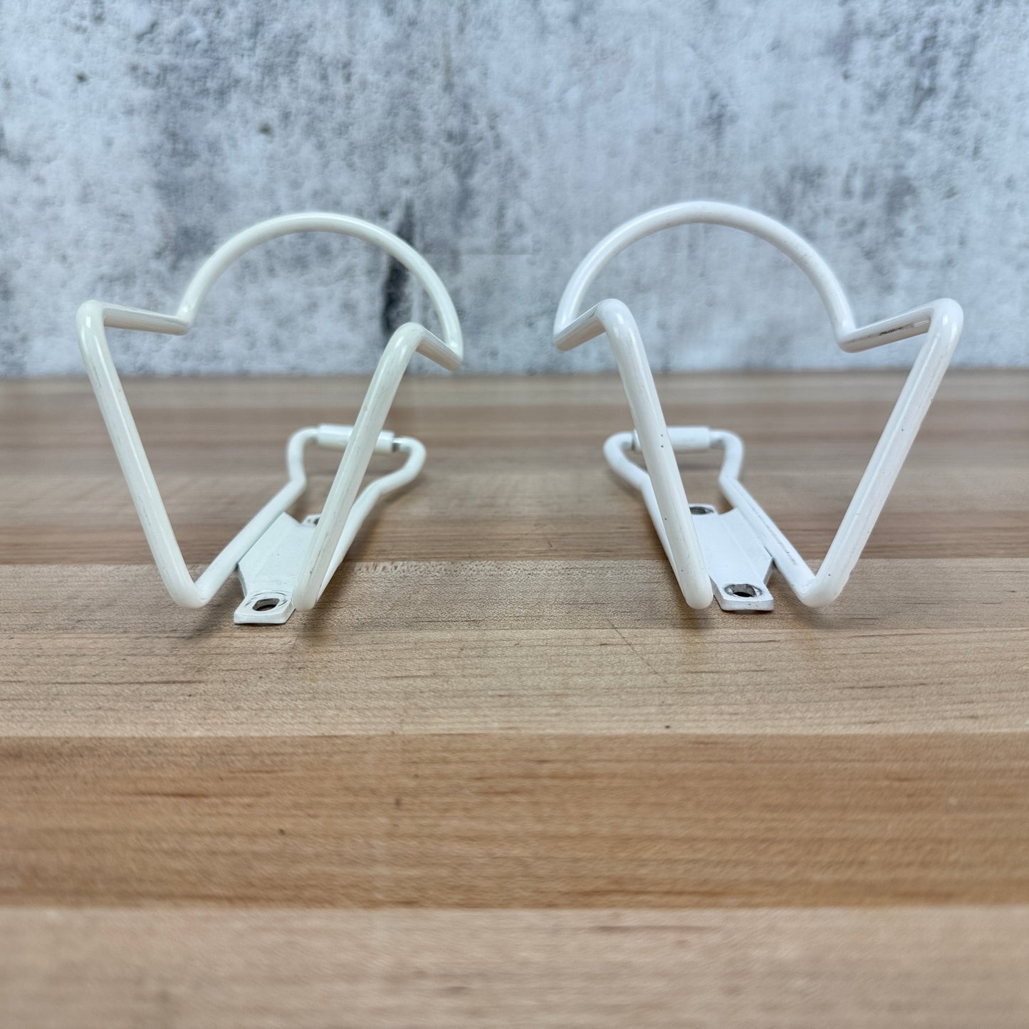 Pair Paramount White Aluminum Bike Water Bottle Cages 120g