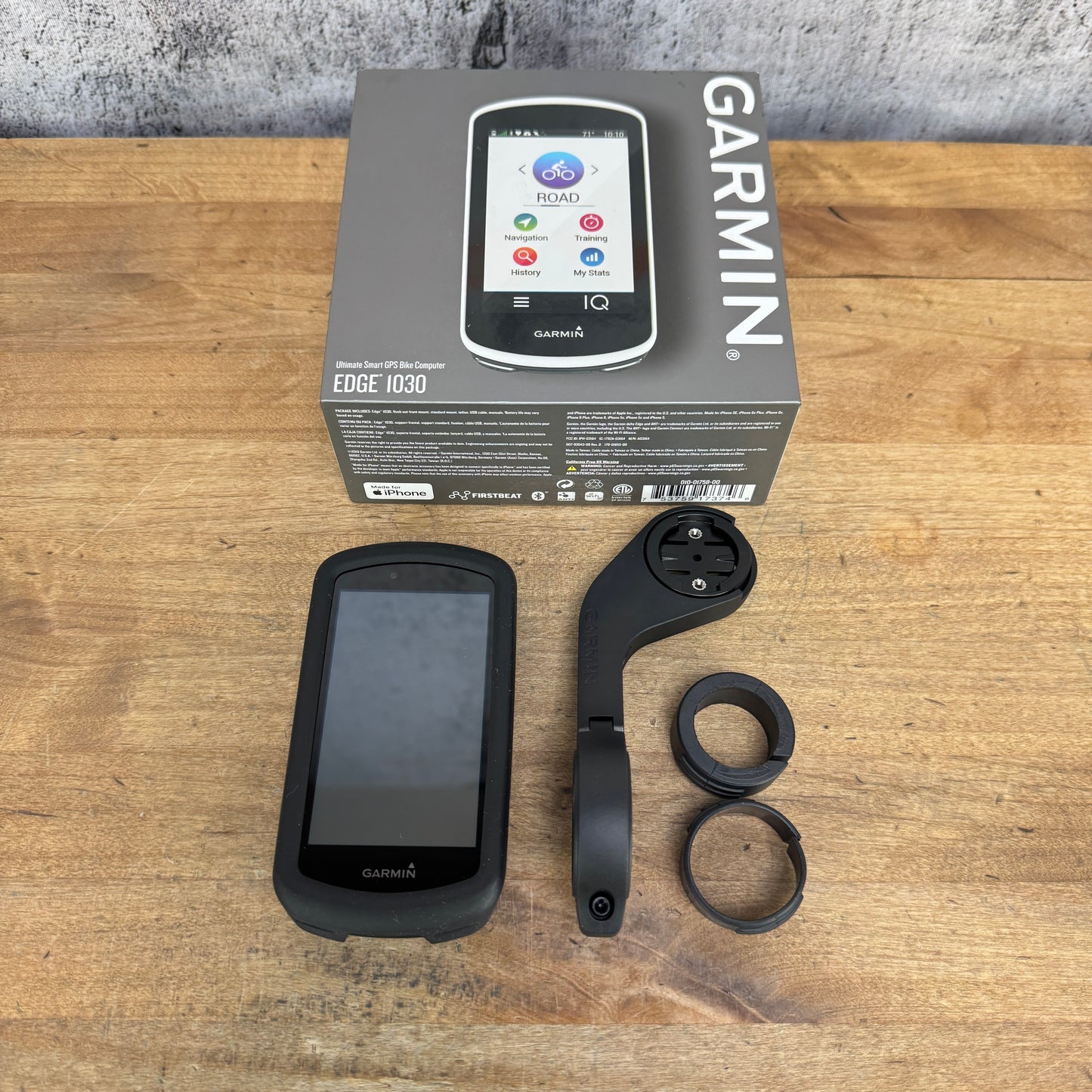 Low Mile! Garmin Edge 1030 GPS Bike Computer w/ Mounts and Case 145g