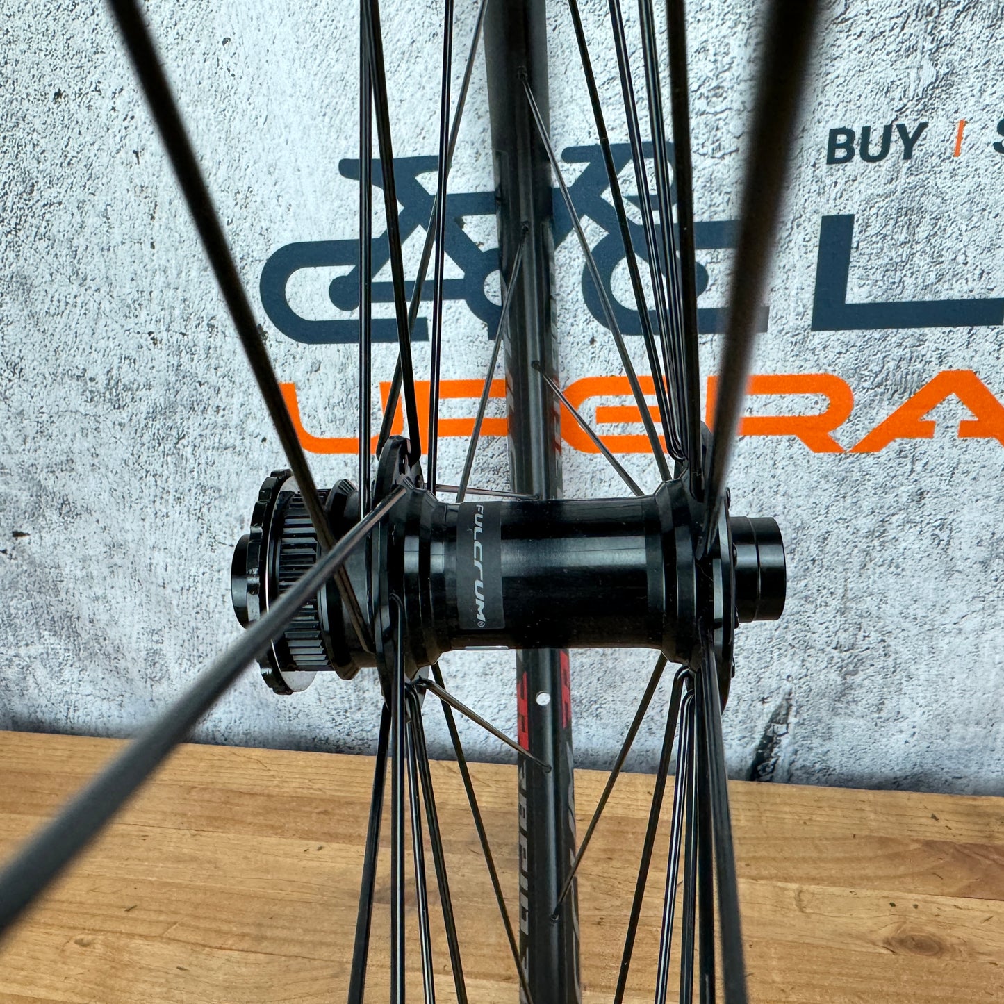New Takeoff! Fulcrum Rapid Red 900 Alloy Tubeless Disc Wheelset 700c 2038g