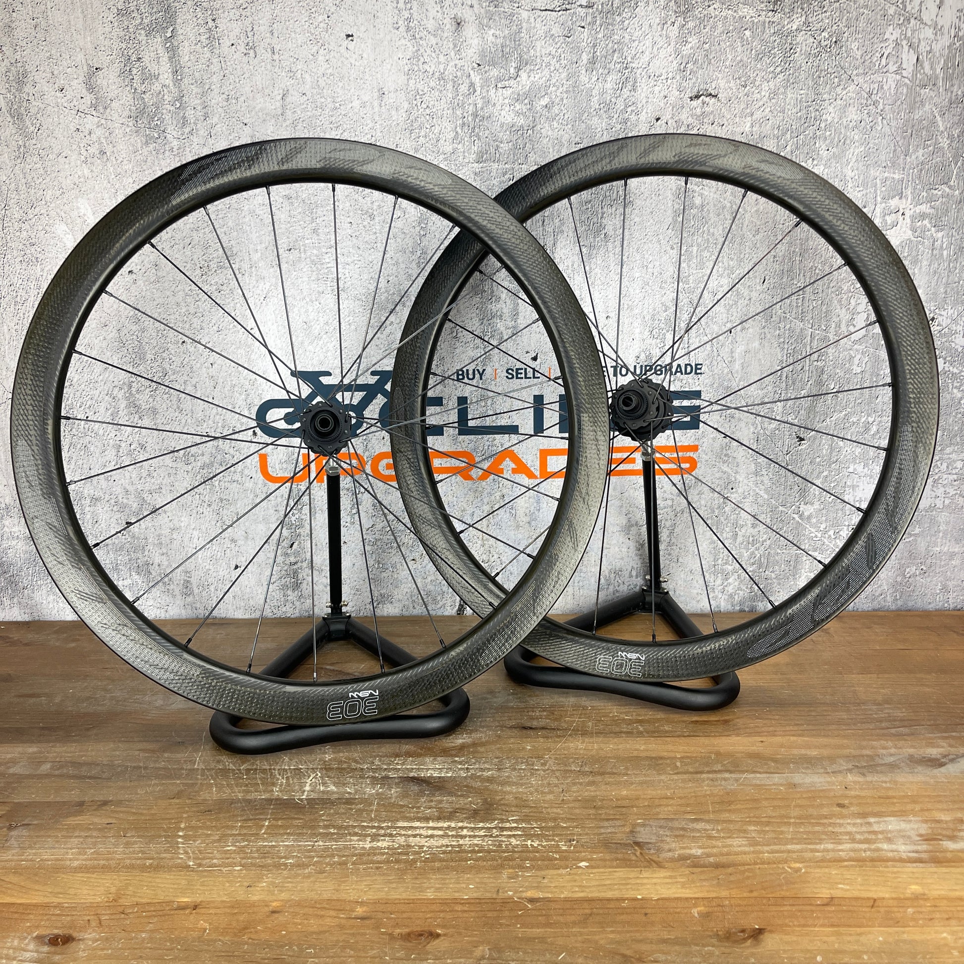 zipp carbon wheelset 700c