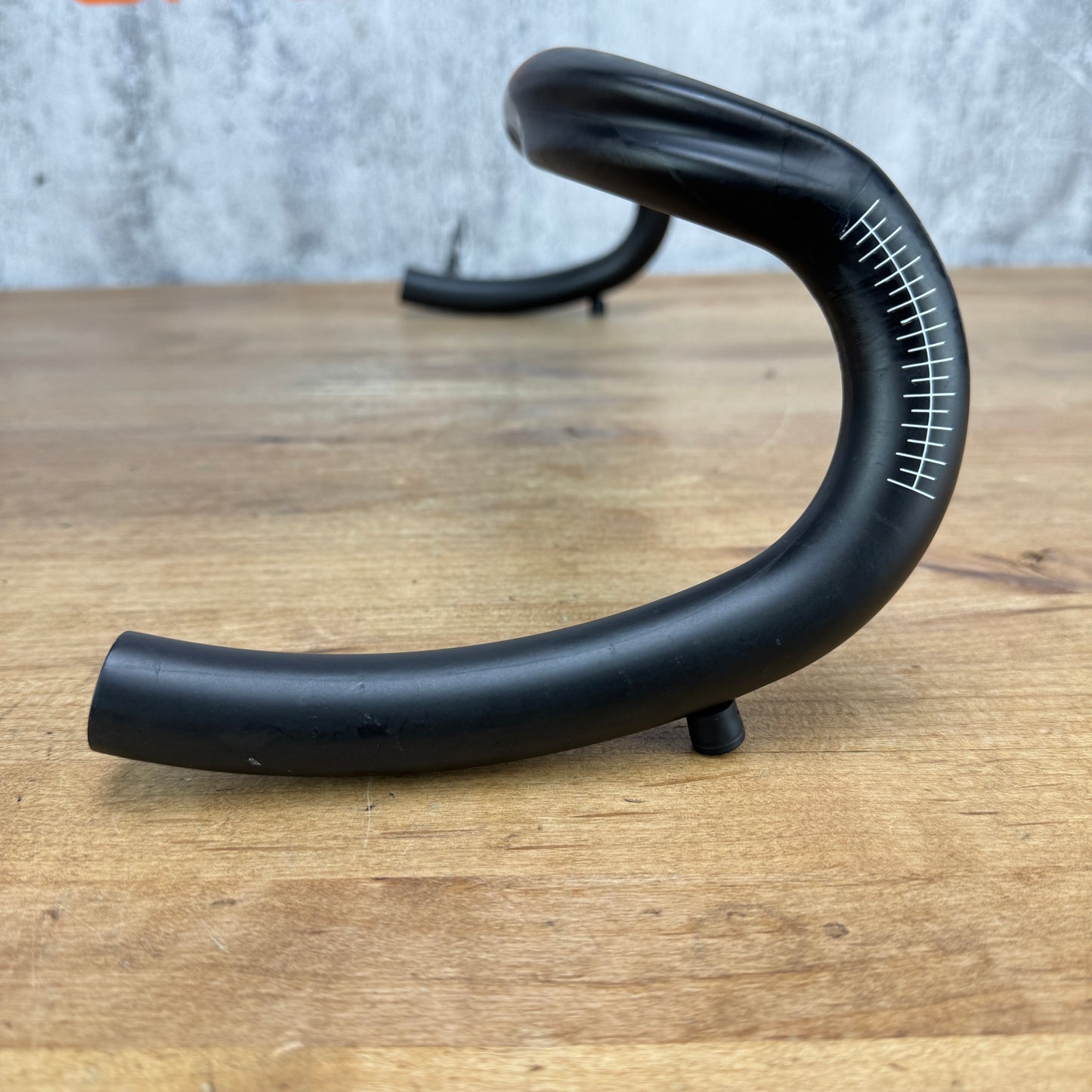 Easton EC70 AX Carbon 44/51cm Flared 31.8mm Carbon Bike Handlebar 225g