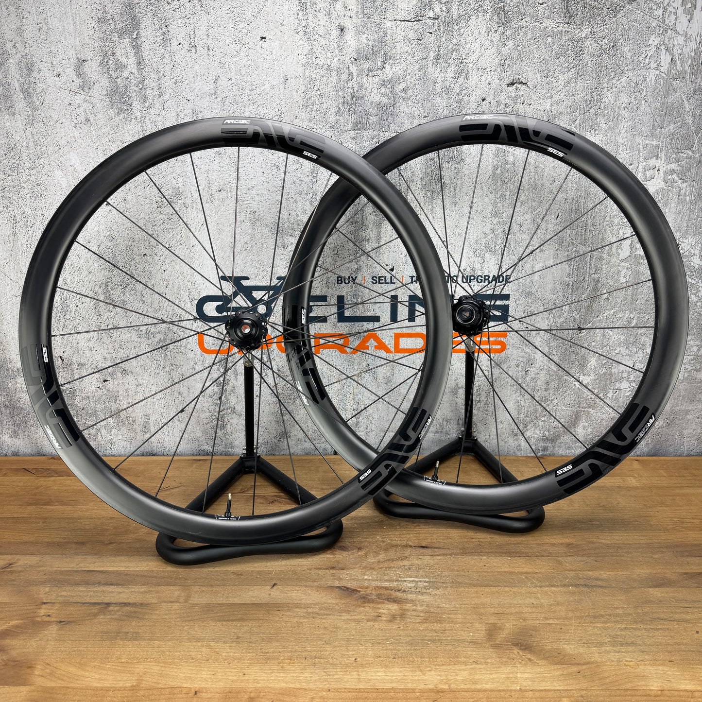 Low Mile! Enve SES 3.4 AR Carbon Tubeless Hookless Disc Wheelset 700c 1472g