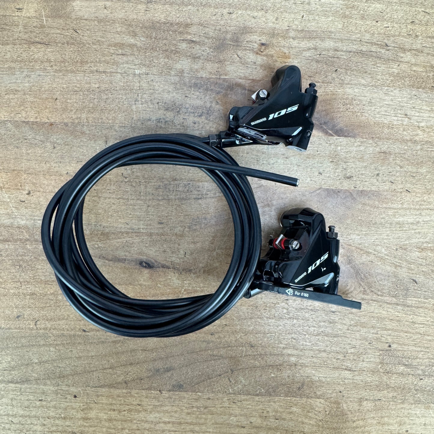 Light Wear Shimano 105 ST-R7020 11-Speed Disc Mechanical Shifters w/ Calipers