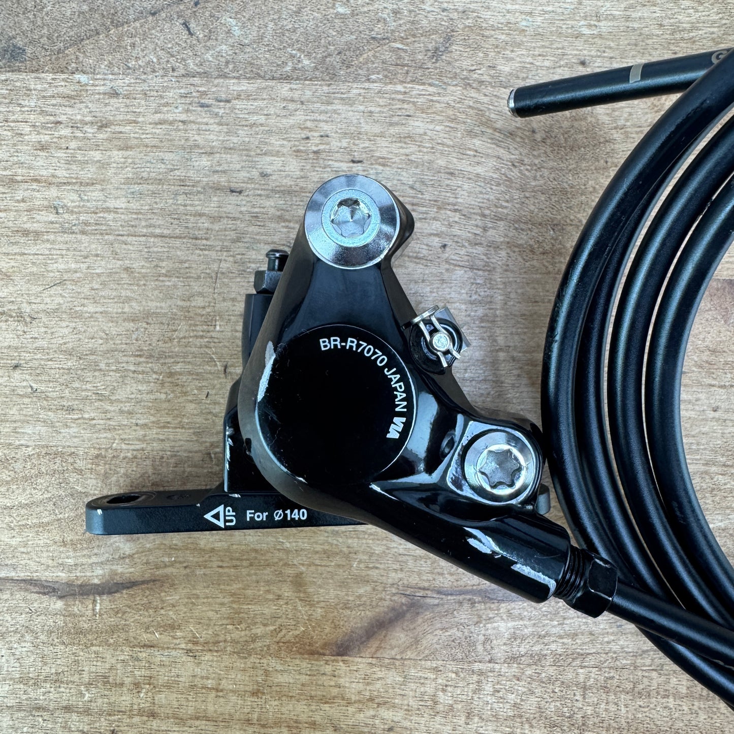 Light Wear Shimano 105 ST-R7020 11-Speed Disc Mechanical Shifters w/ Calipers