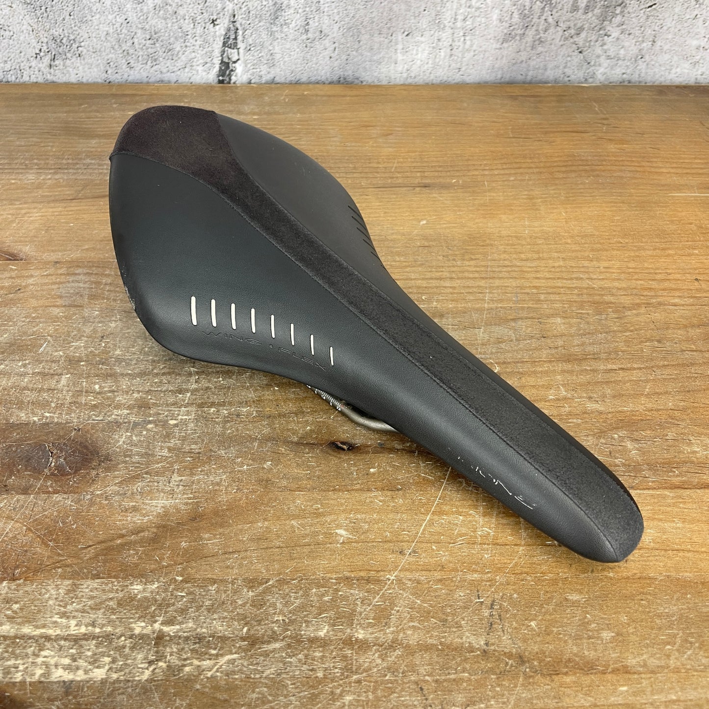 Fizik Arione 7x7mm Kium Rails 130mm Road Bike Saddle 244g