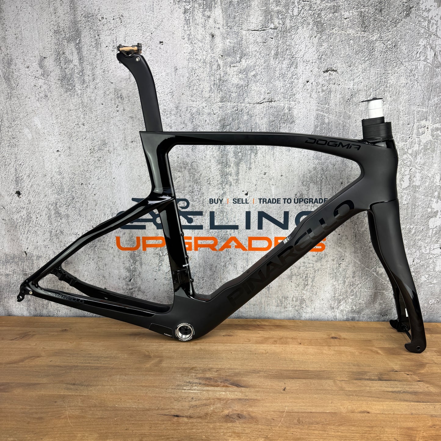 Low Mile! 2023 Pinarello Dogma F Onyx BoB 55cm Carbon Disc Frameset 700c 1825g