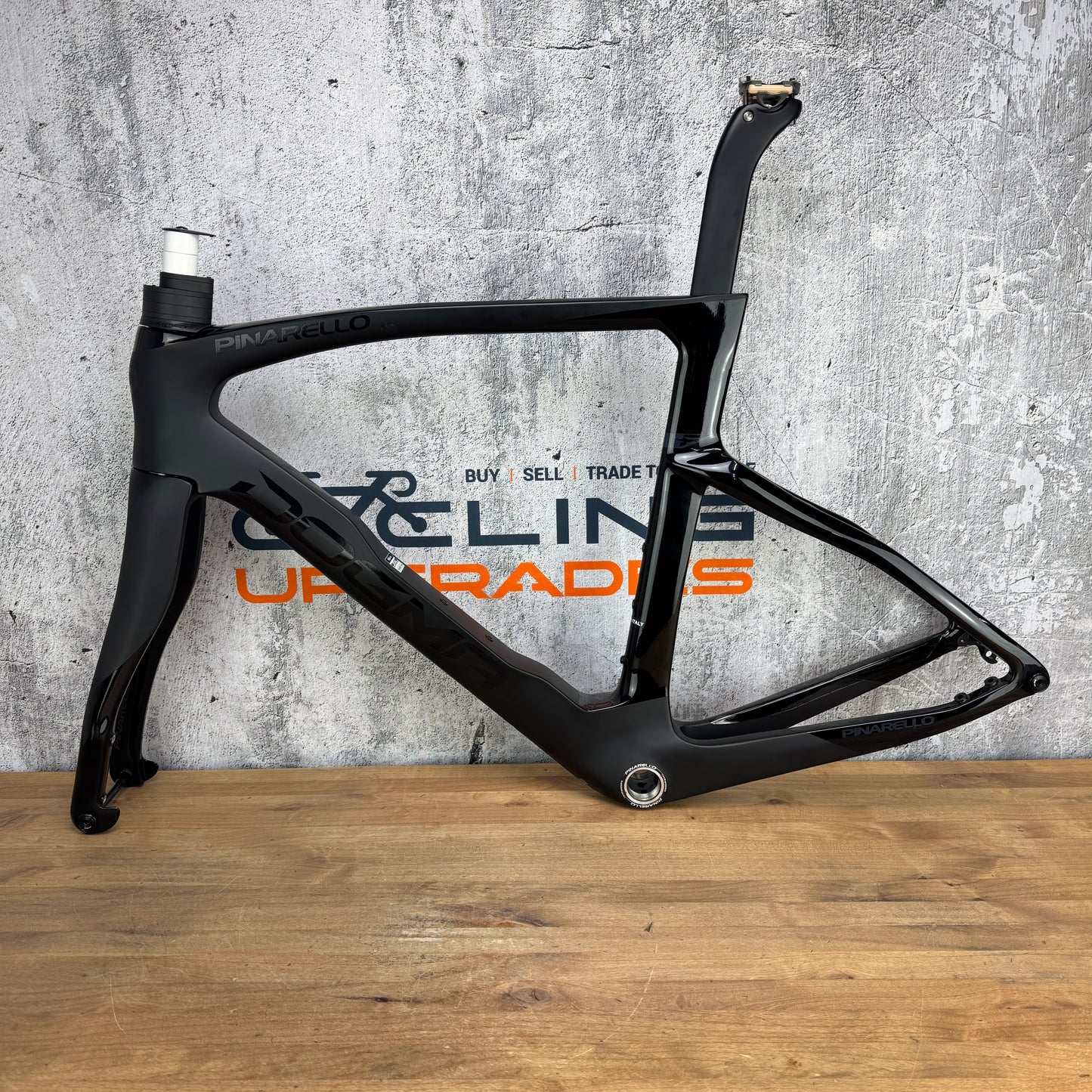 Low Mile! 2023 Pinarello Dogma F Onyx BoB 55cm Carbon Disc Frameset 700c 1825g