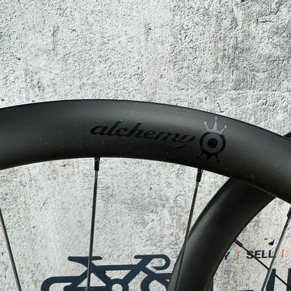 Low Mile! Alchemy Carbon Tubeless Gravel Disc Wheelset 700c DT Swiss 240 1422g