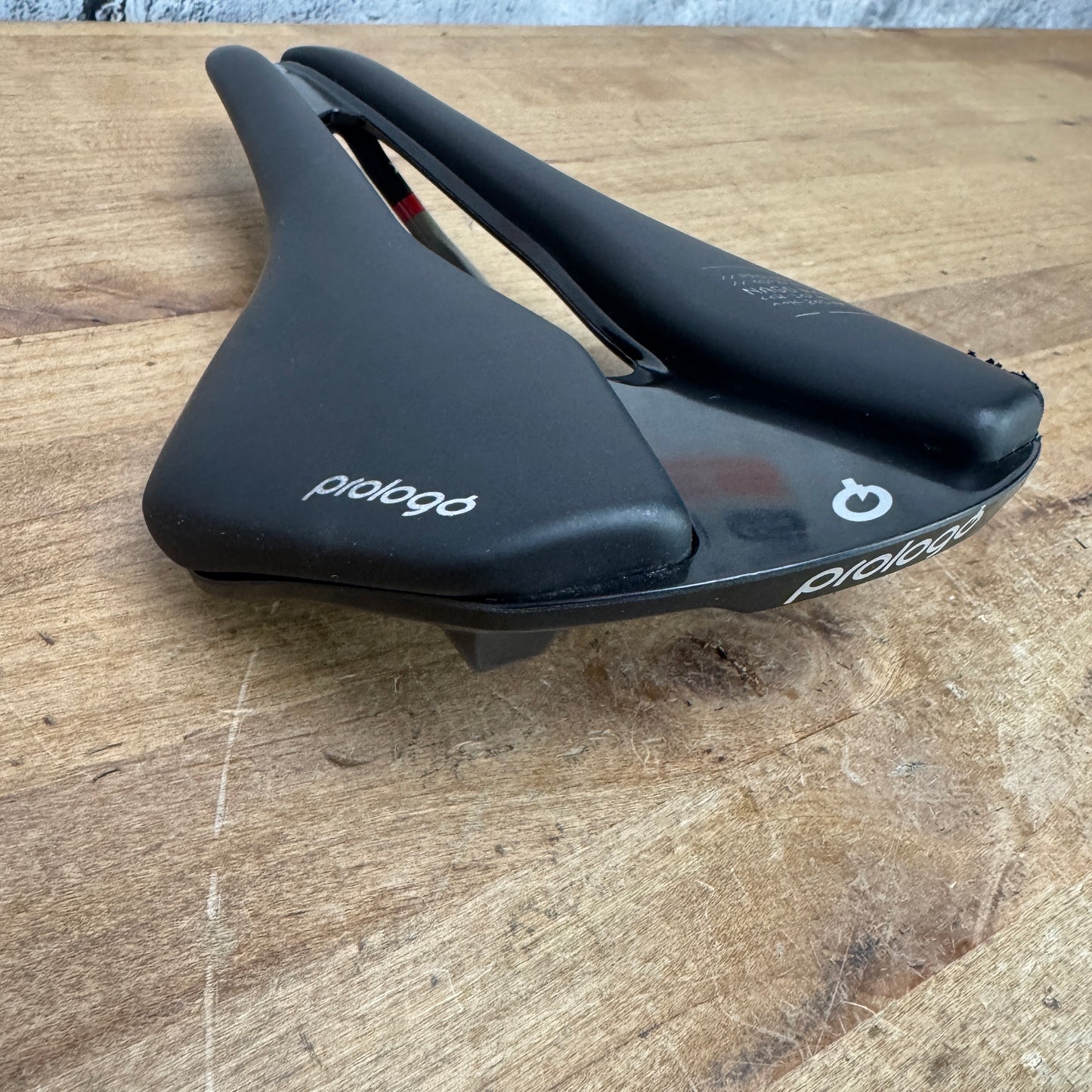 Prologo Nago R4 PAS 147mm 7x7mm Tirox Titanium Rails Bike Saddle 207g