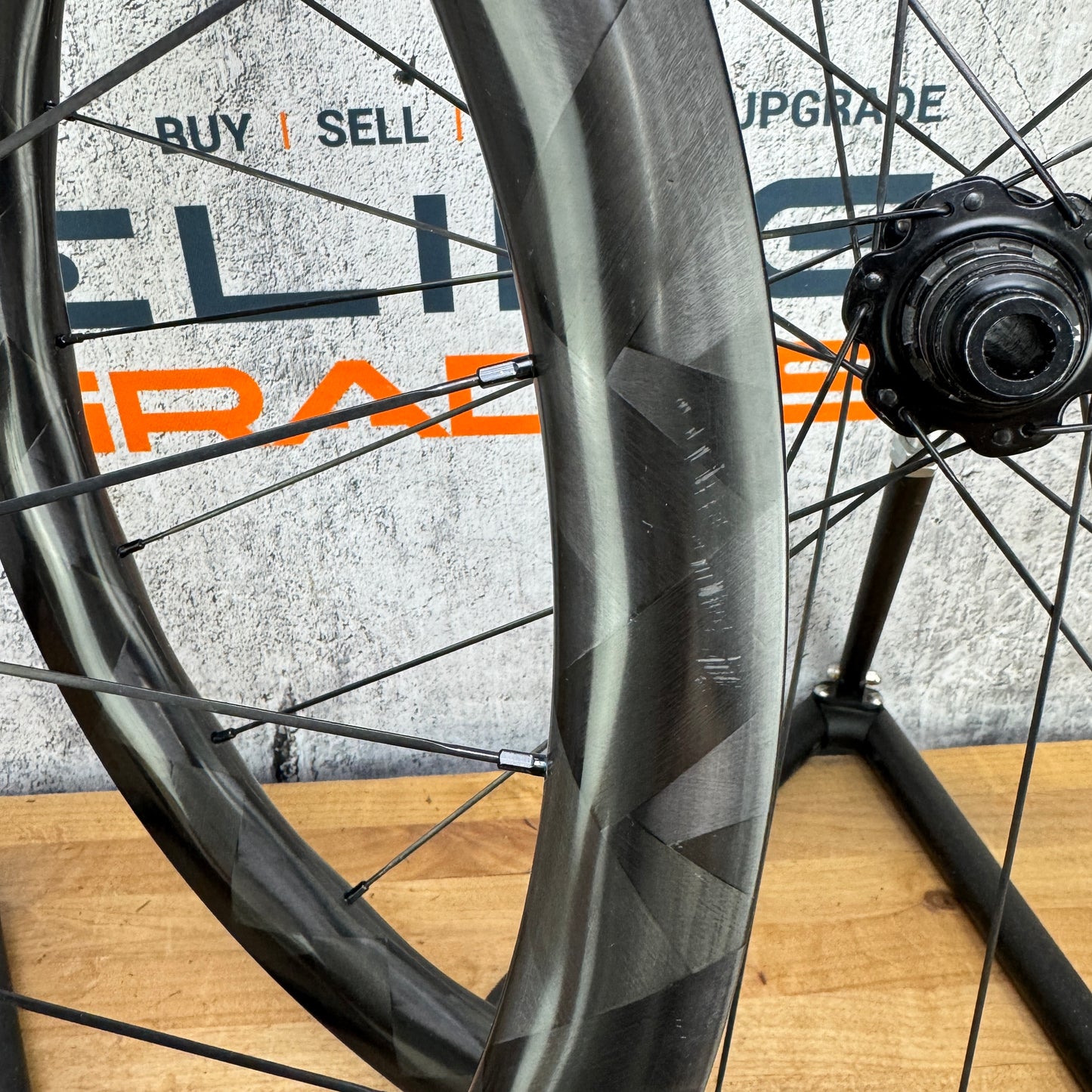 Light Bicycle AR375d Standard Carbon Tubeless Disc Wheelset 700c Enve Hubs 1533g