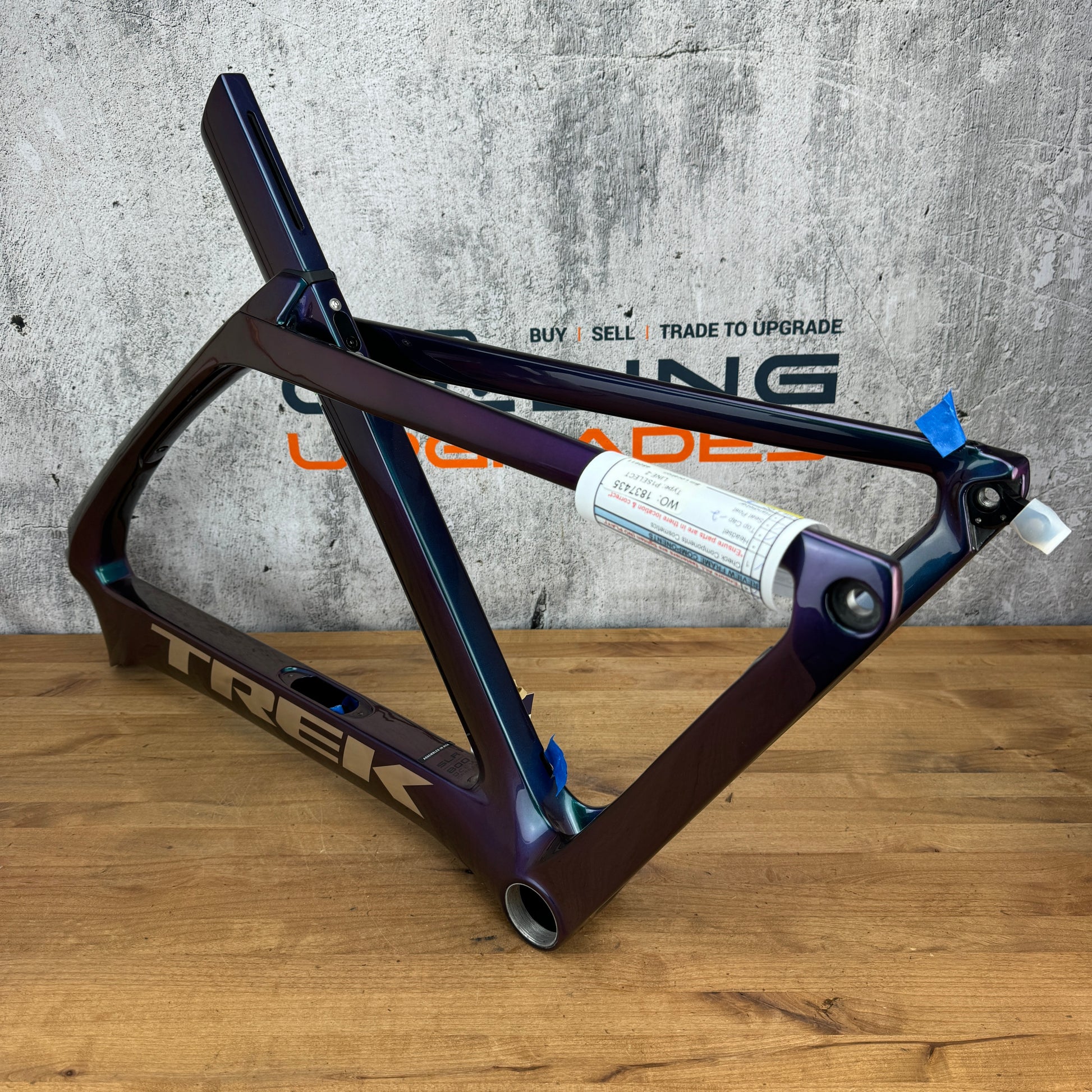 New! 2022 Trek Madone SLR Gen 6 56cm Carbon Disc Frameset 700c 