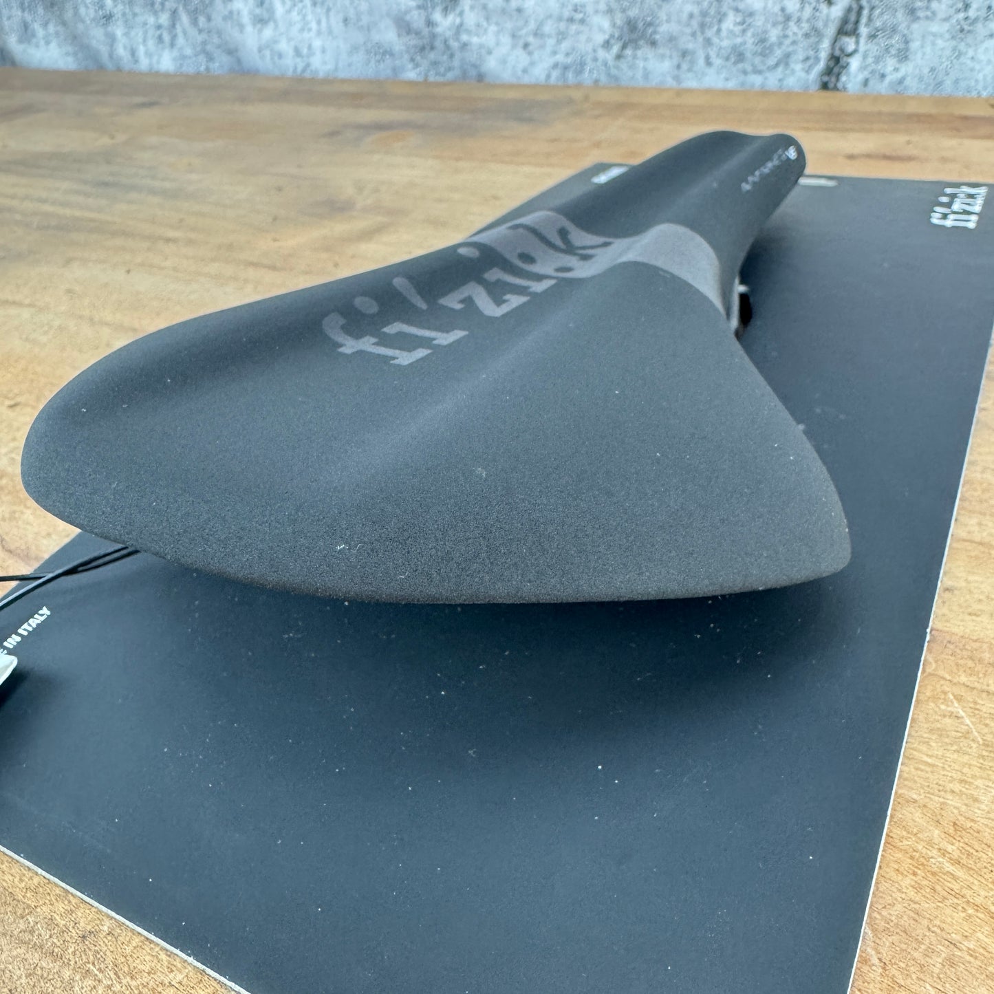 New! Fizik Antares VS R1 140mm Carbon 7x9mm Rails Saddle 179g MSRP $210