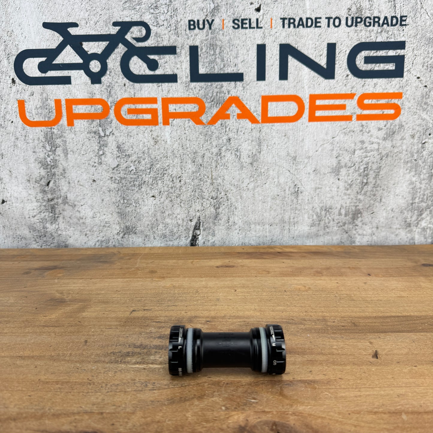 New! Shimano Dura Ace BB-R9100 BSA 24mm Spindle Bottom Bracket 66g MSRP $42