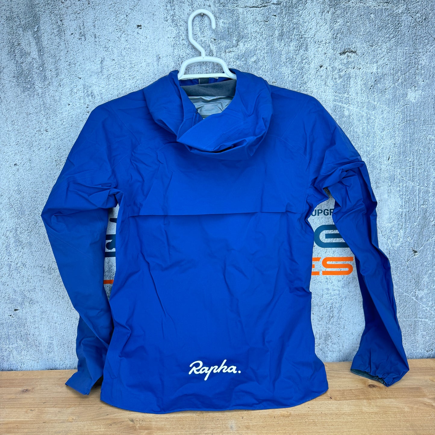New! Rapha Men's Explore Gore-Tex Men's Size Small Cycling Jacket MSRP $530