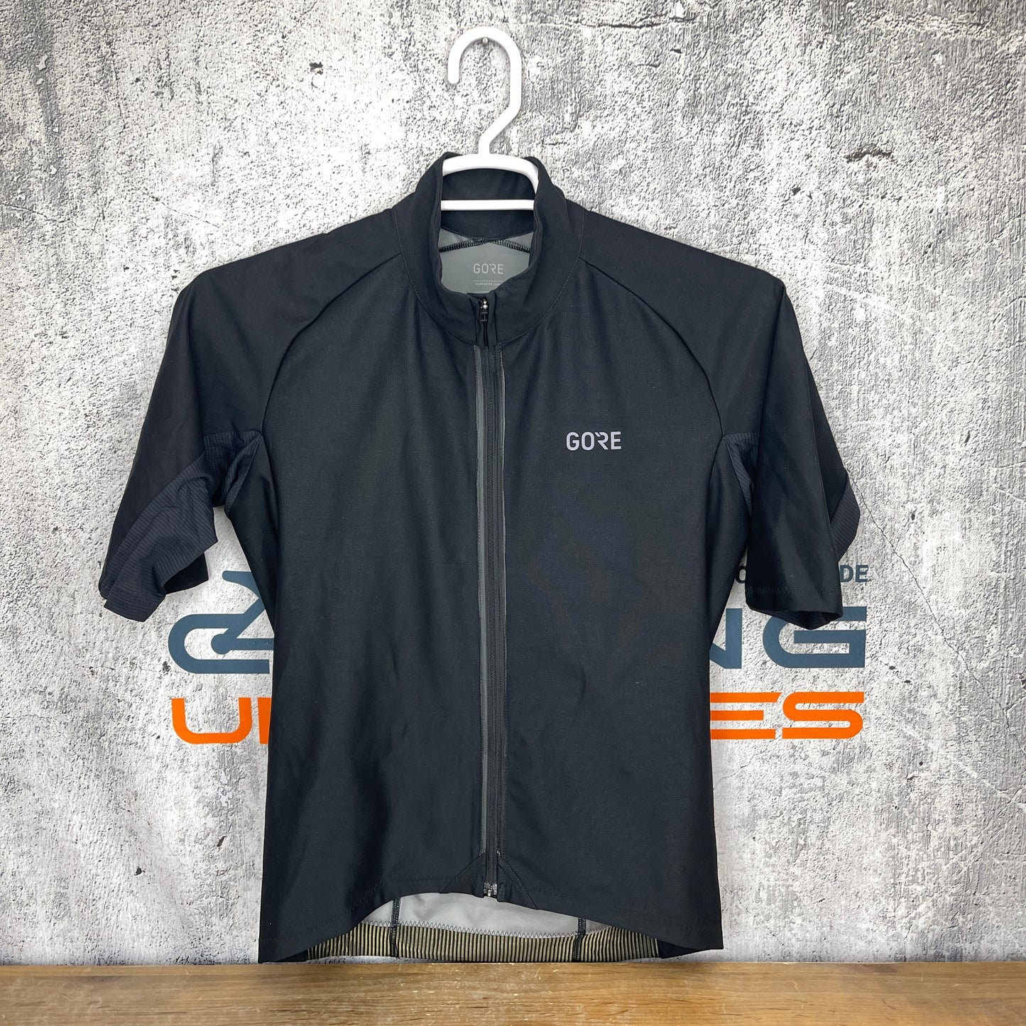 Worn Once! Gore Short Sleeve Men's Large Cycling Jersey