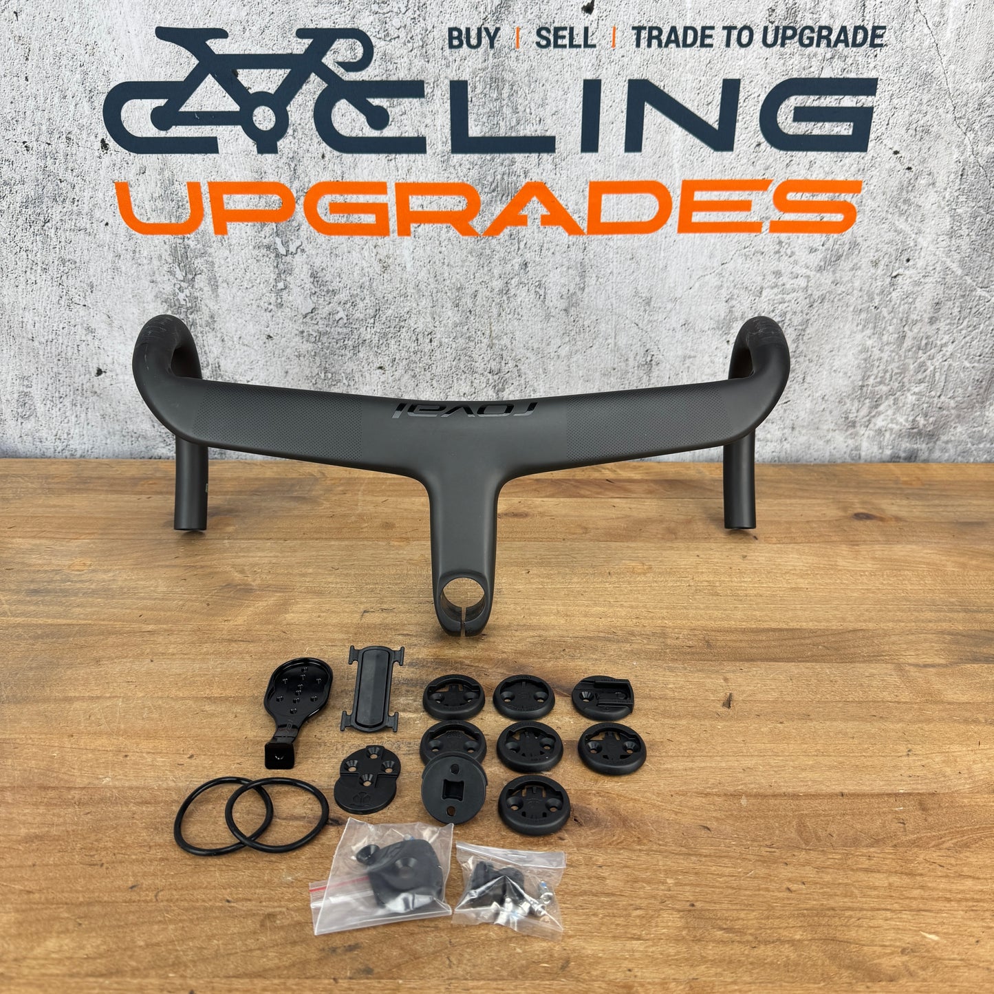 Low Mile! Roval Rapide Cockpit 42cm x 110mm 6 Degree Carbon Integrated Handlebar