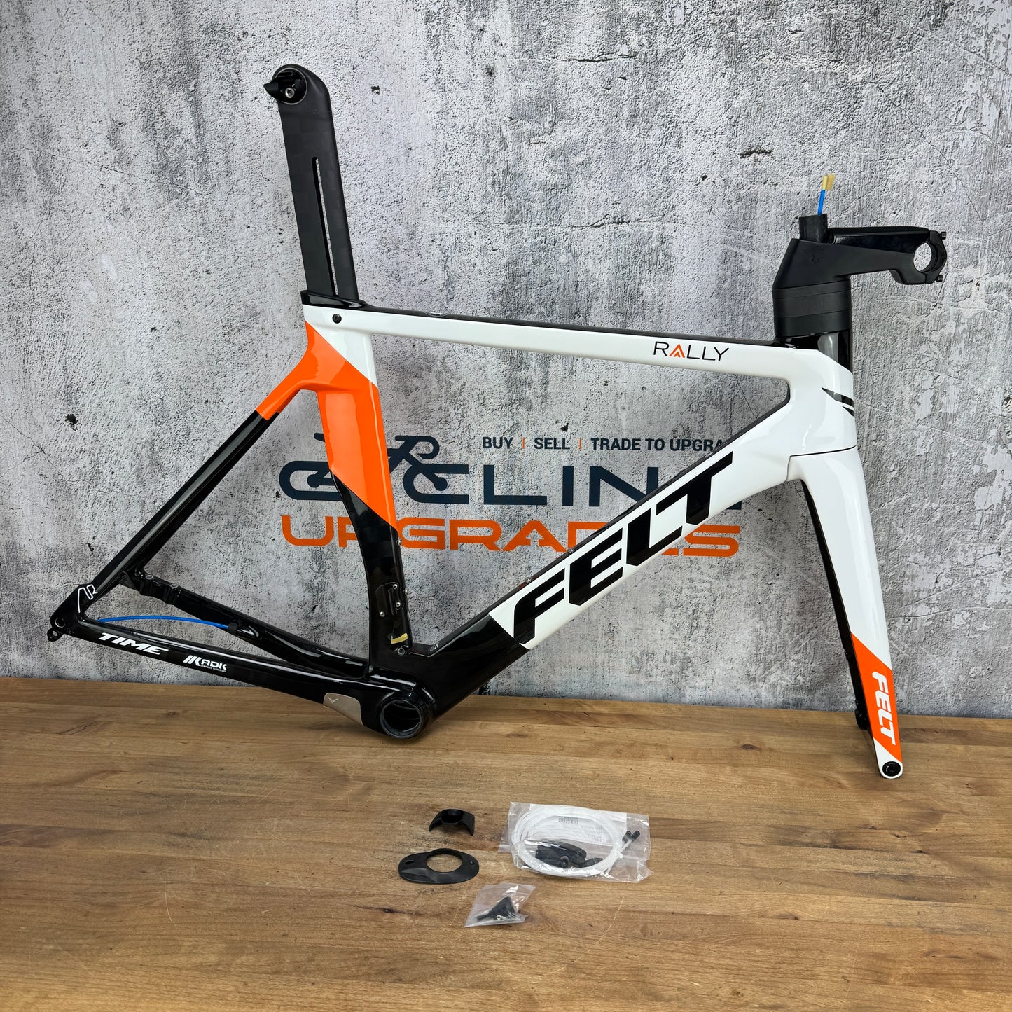 New! 2020 Felt AR Advanced Team Rally 54cm Carbon Disc Frameset Orange/White