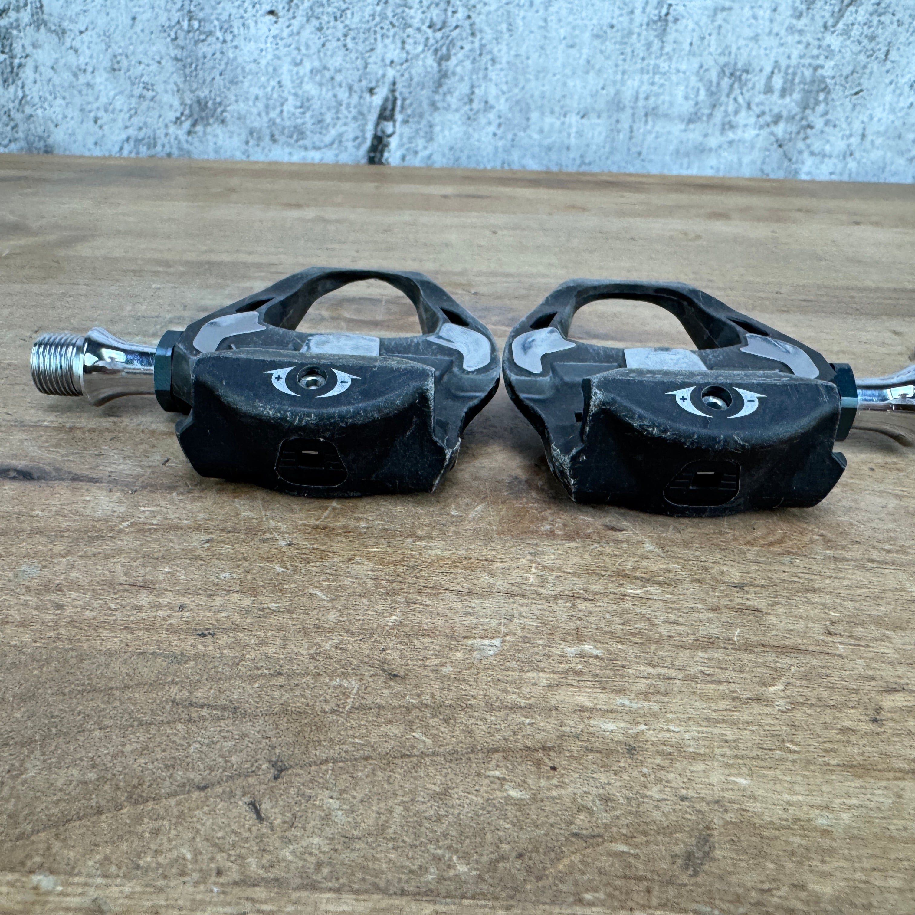 Shimano Ultegra PD-R8000 Carbon Road Stainless Steel Clipless