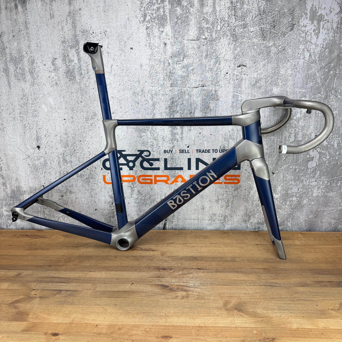 Low Mile! Bastion Archetype 54cm Carbon Titanium Disc Frameset 700c 3021g