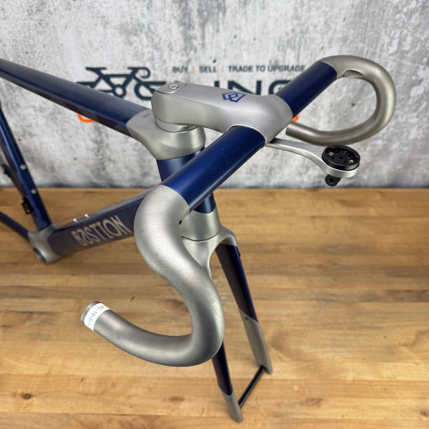 Low Mile! Bastion Archetype 54cm Carbon Titanium Disc Frameset 700c 3021g