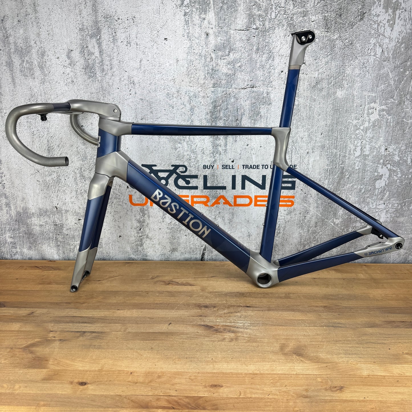 Low Mile! Bastion Archetype 54cm Carbon Titanium Disc Frameset 700c 3021g