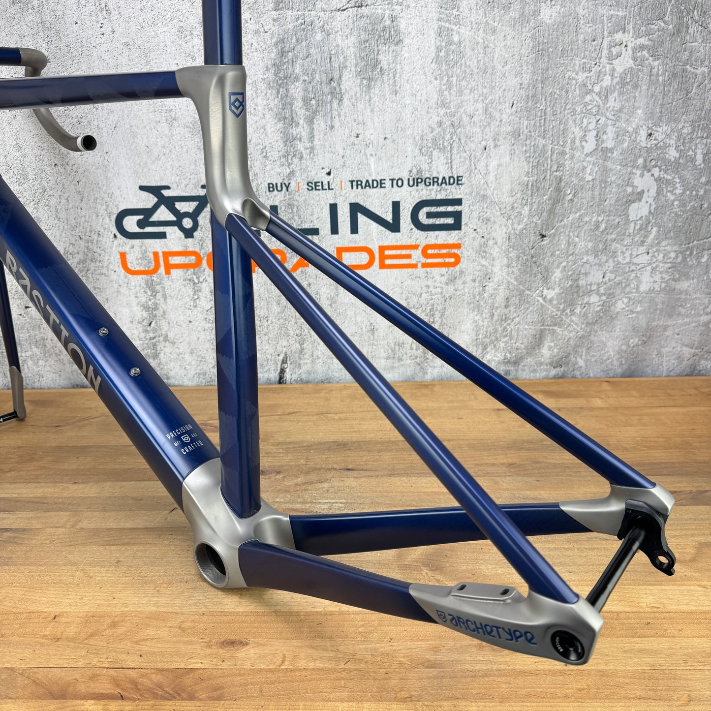 Low Mile! Bastion Archetype 54cm Carbon Titanium Disc Frameset 700c 3021g
