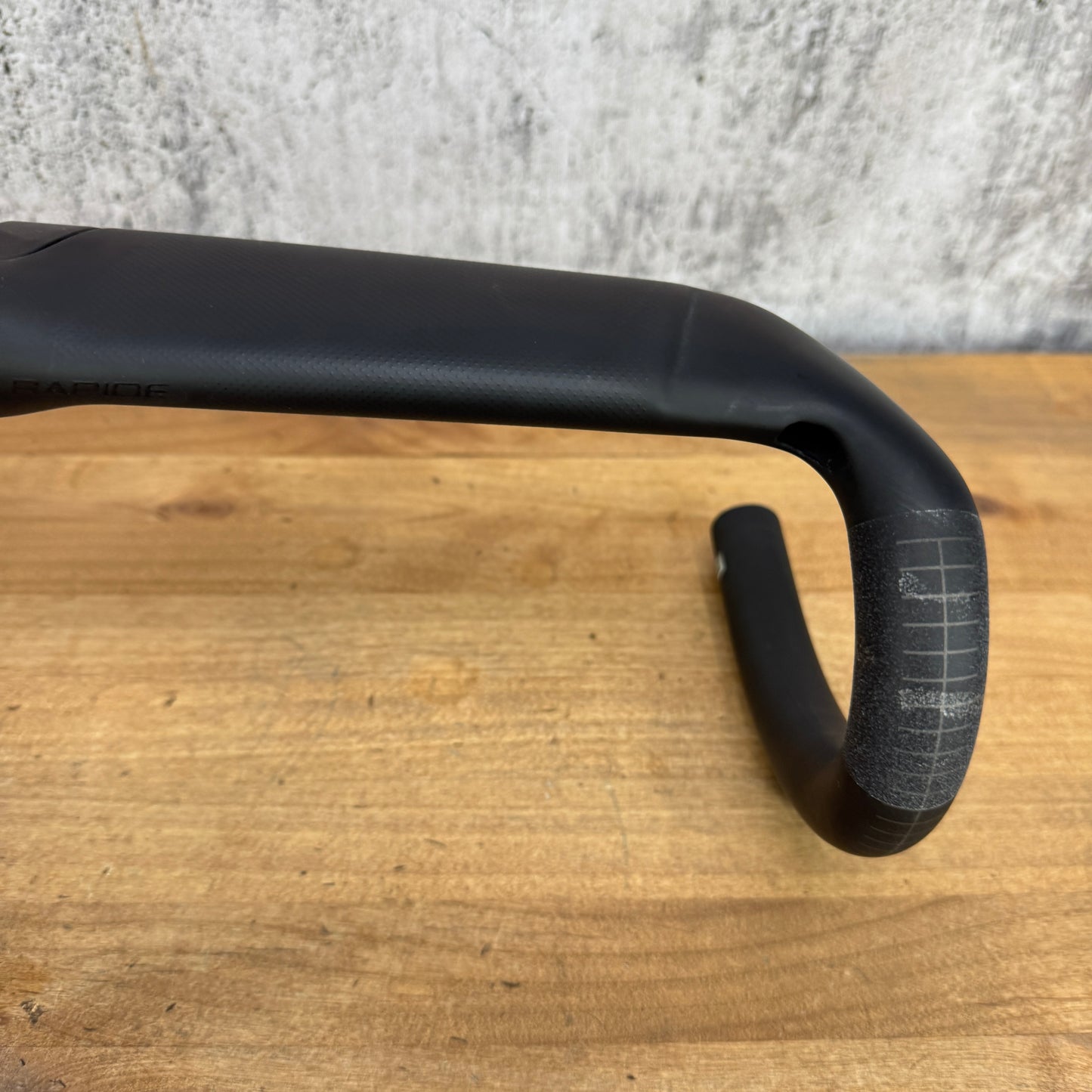 Roval Rapide 44cm 31.8mm Aero Carbon Bike Handlebar 214g