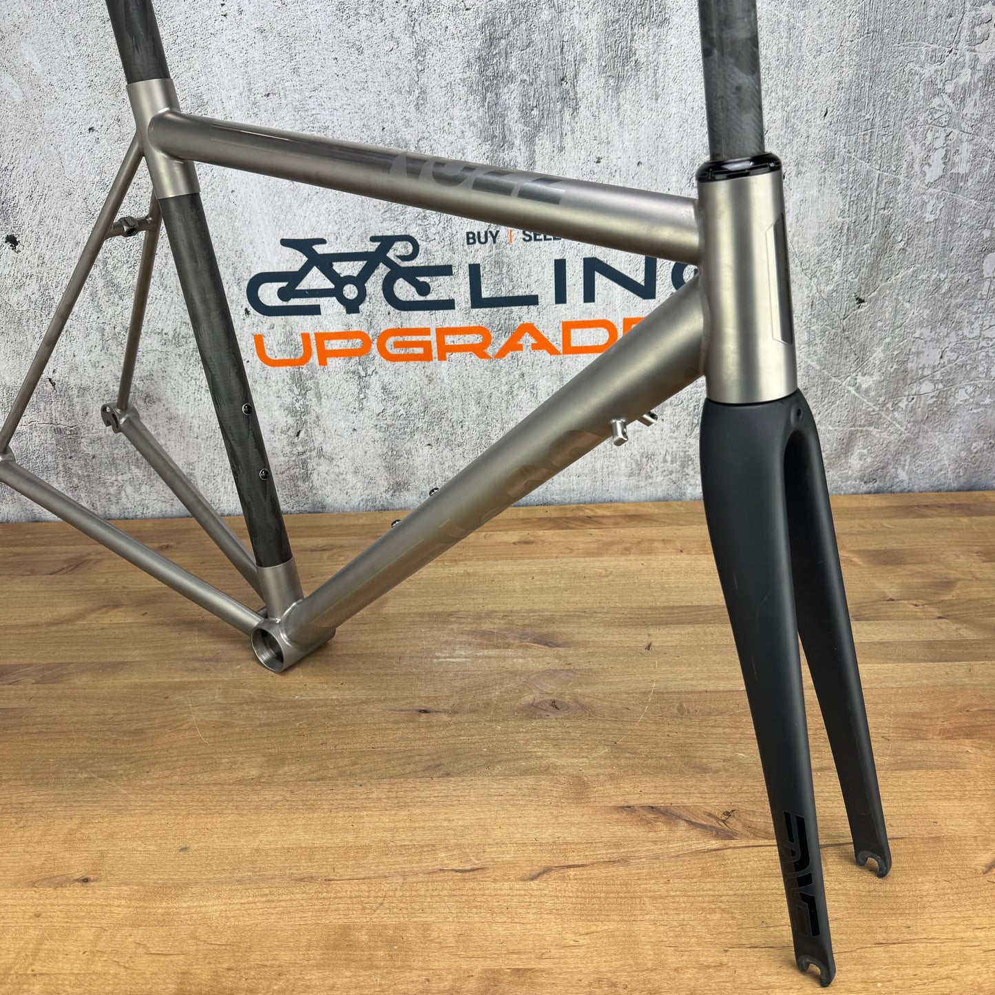 Fresh Refinish! 2015 No. 22 Reactor 52cm Rim Brake Carbon Titanium Frameset Enve Fork